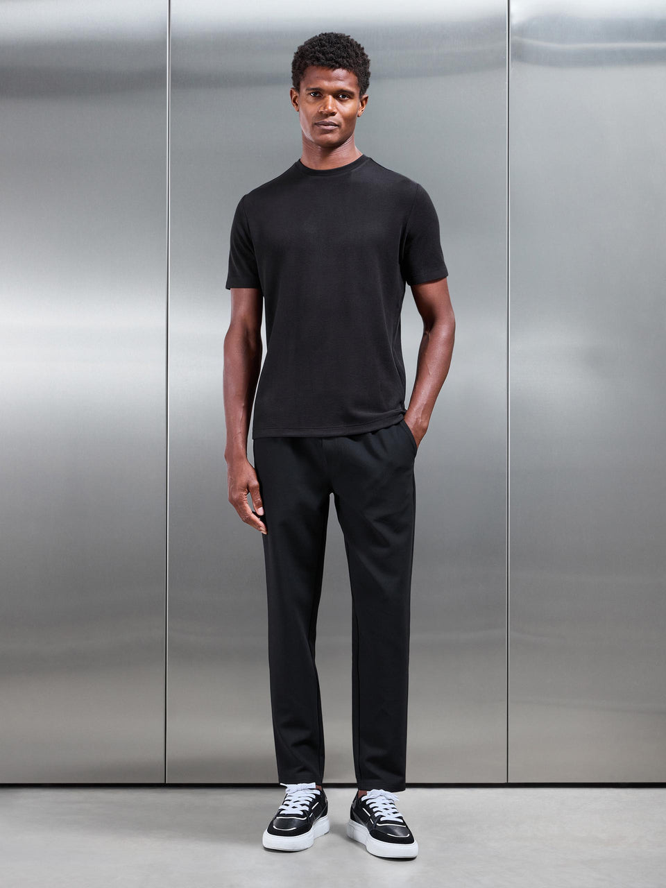 Knitted Textured T-Shirt in Black