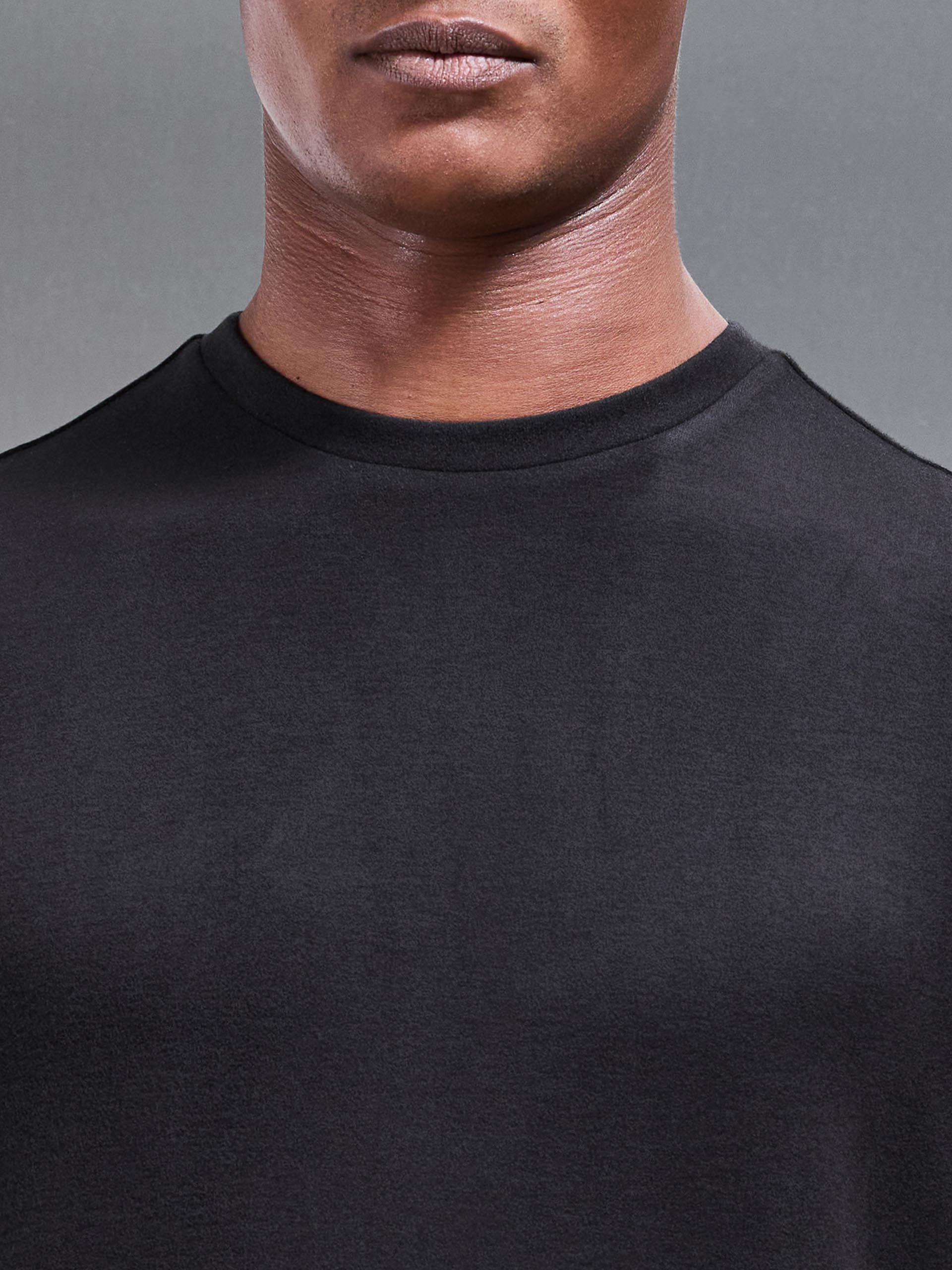 Knitted Textured T-Shirt in Black