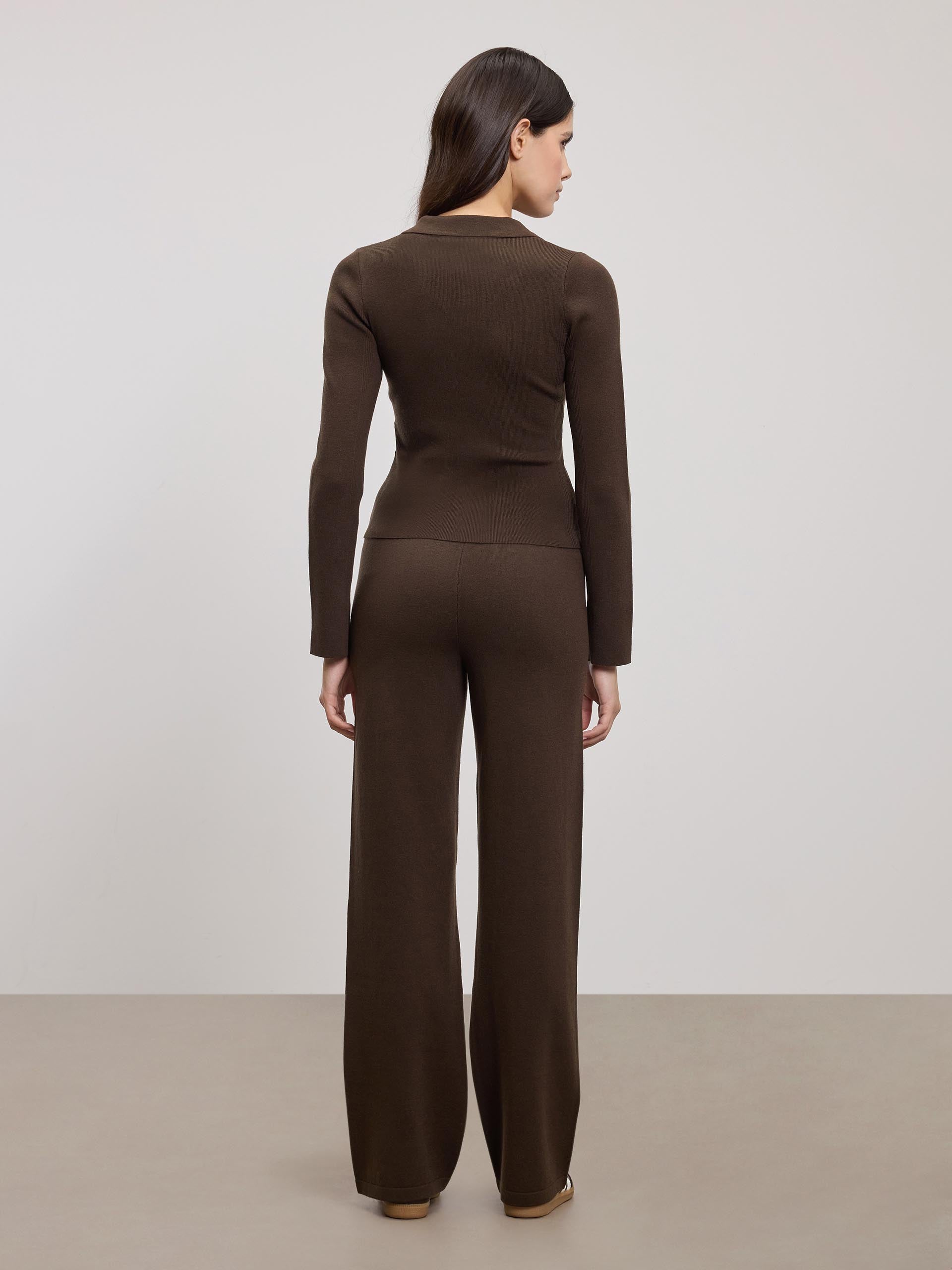 Womens Light Knit Straight Leg Jogger in Brown