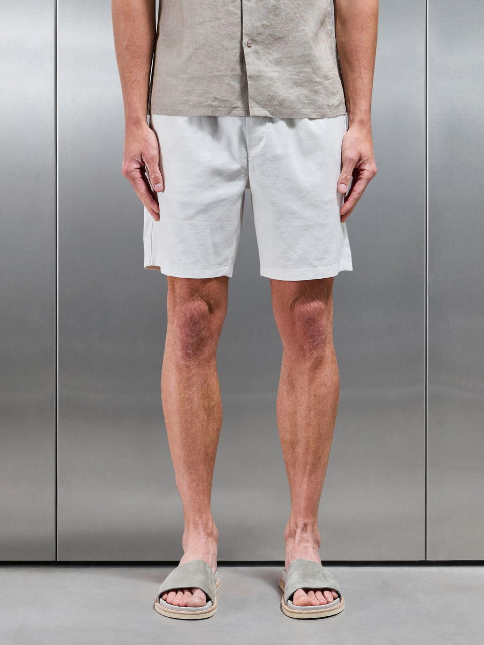 Linen Drawstring Short in Off White