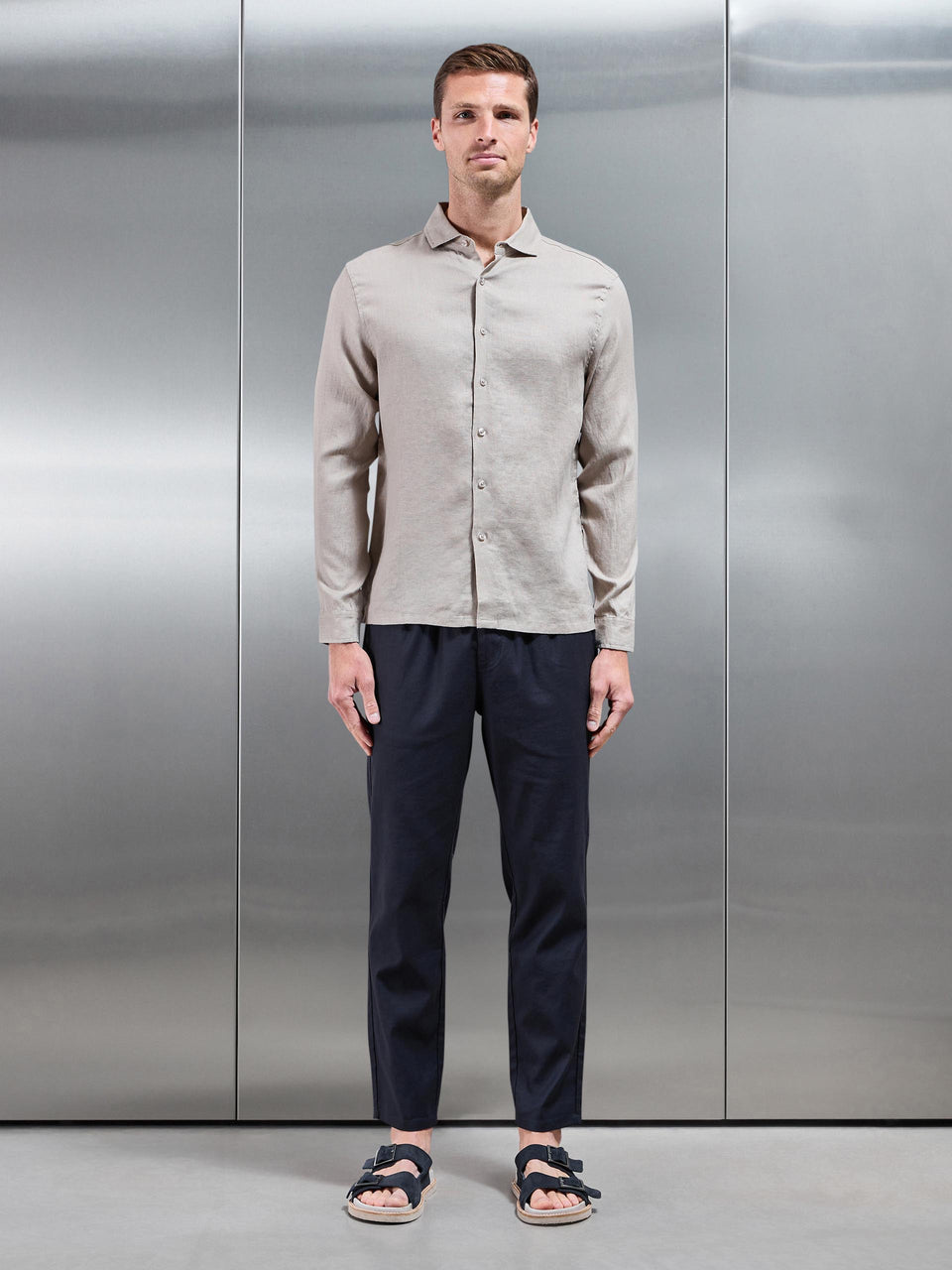 Linen Long Sleeve Cutaway Collar Shirt in Stone
