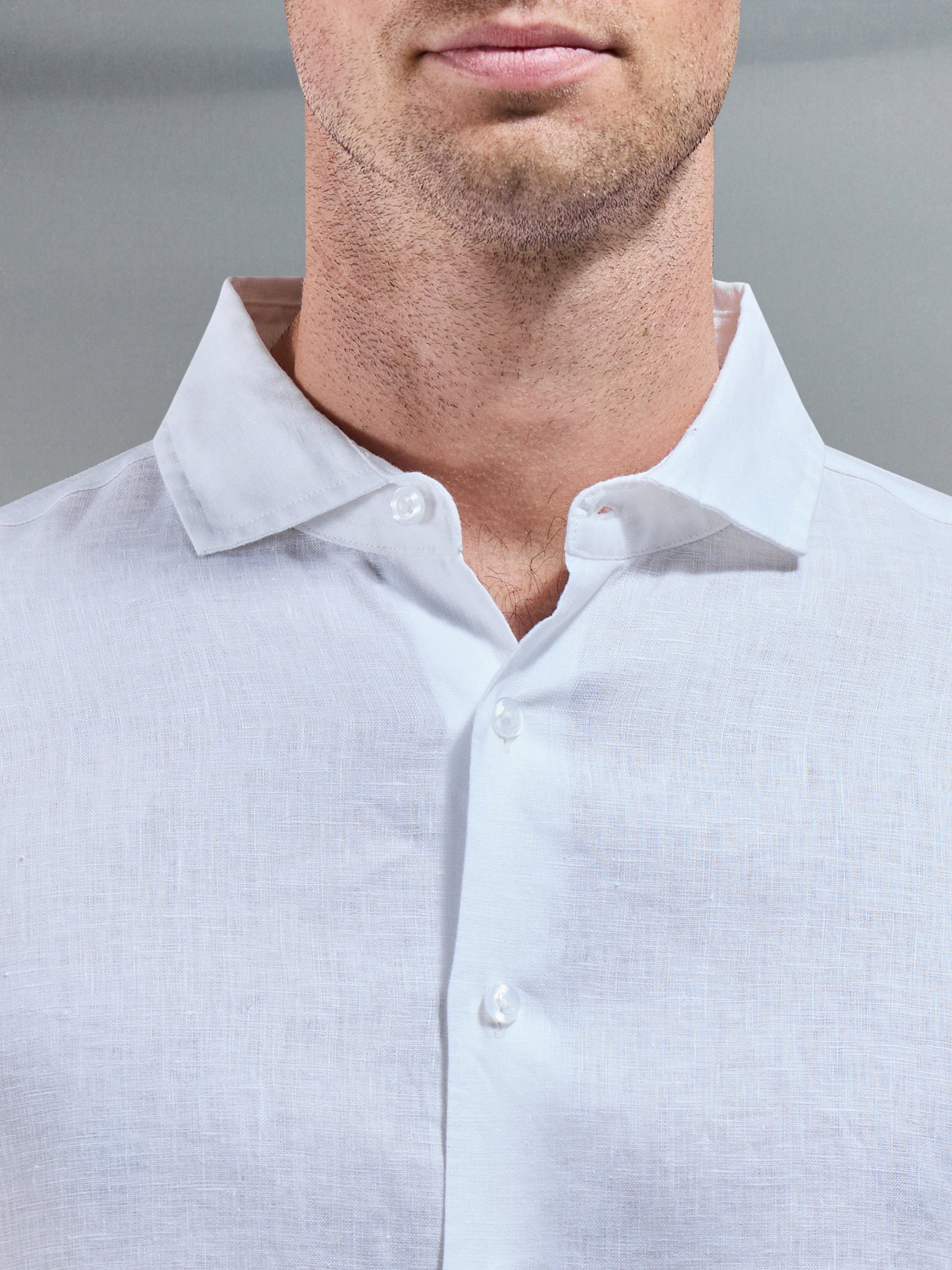 Linen Long Sleeve Cutaway Collar Shirt in White