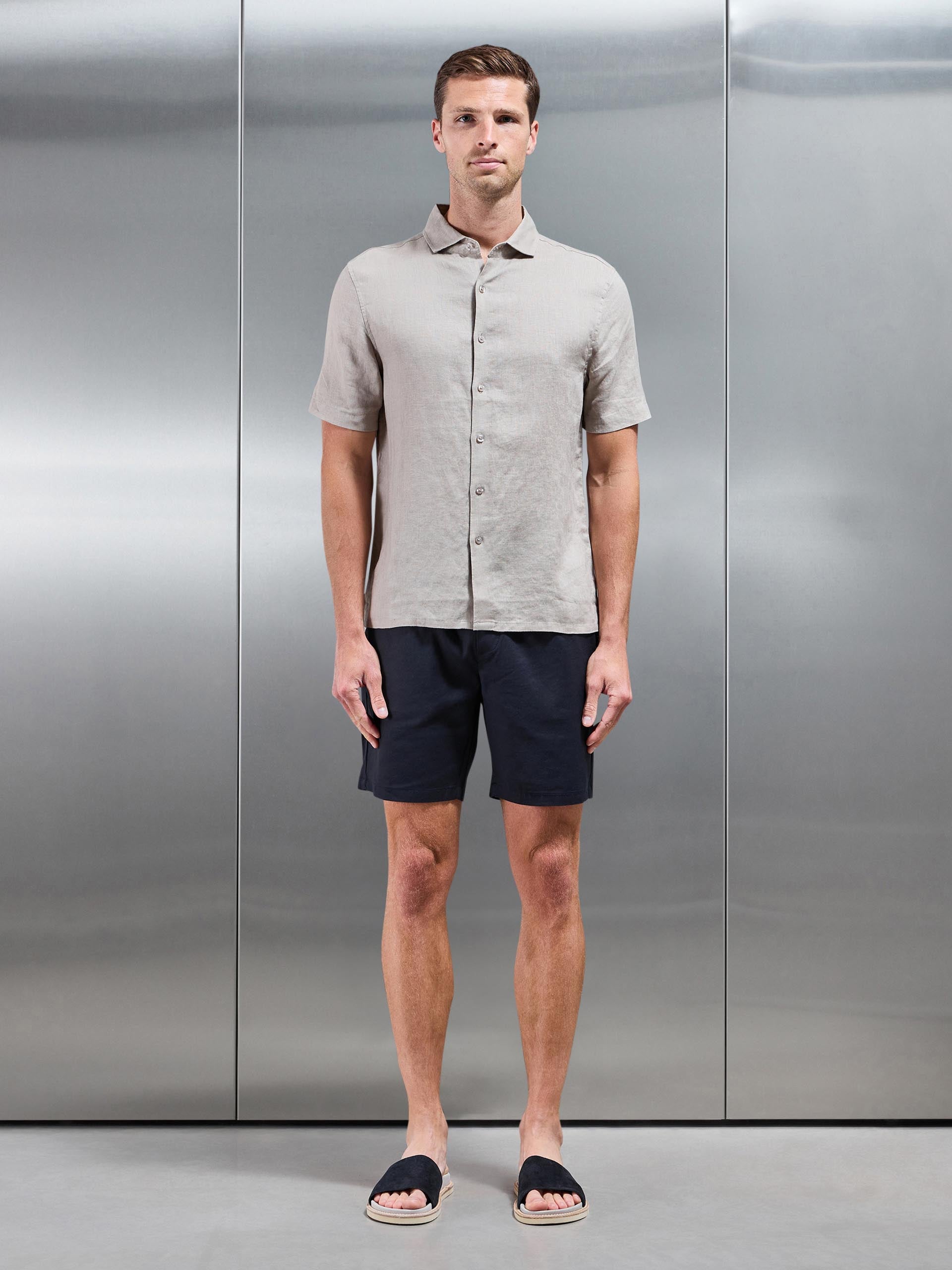 Linen Short Sleeve Cutaway Collar Shirt in Stone