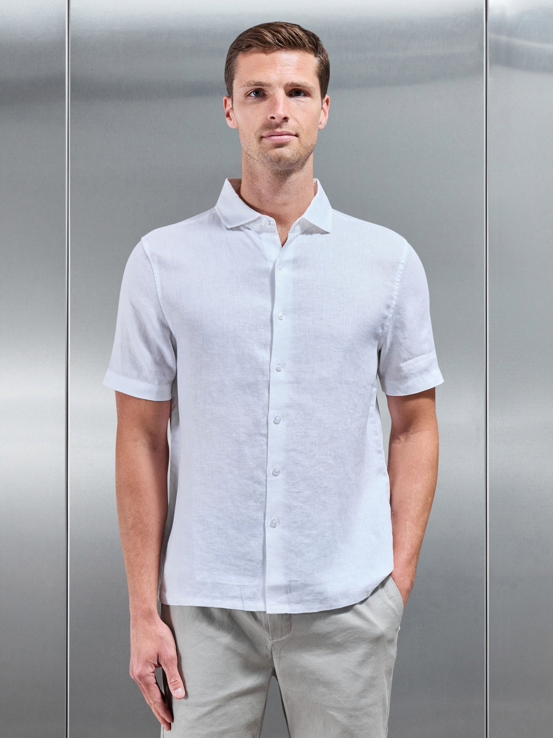 Linen Short Sleeve Cutaway Collar Shirt in White