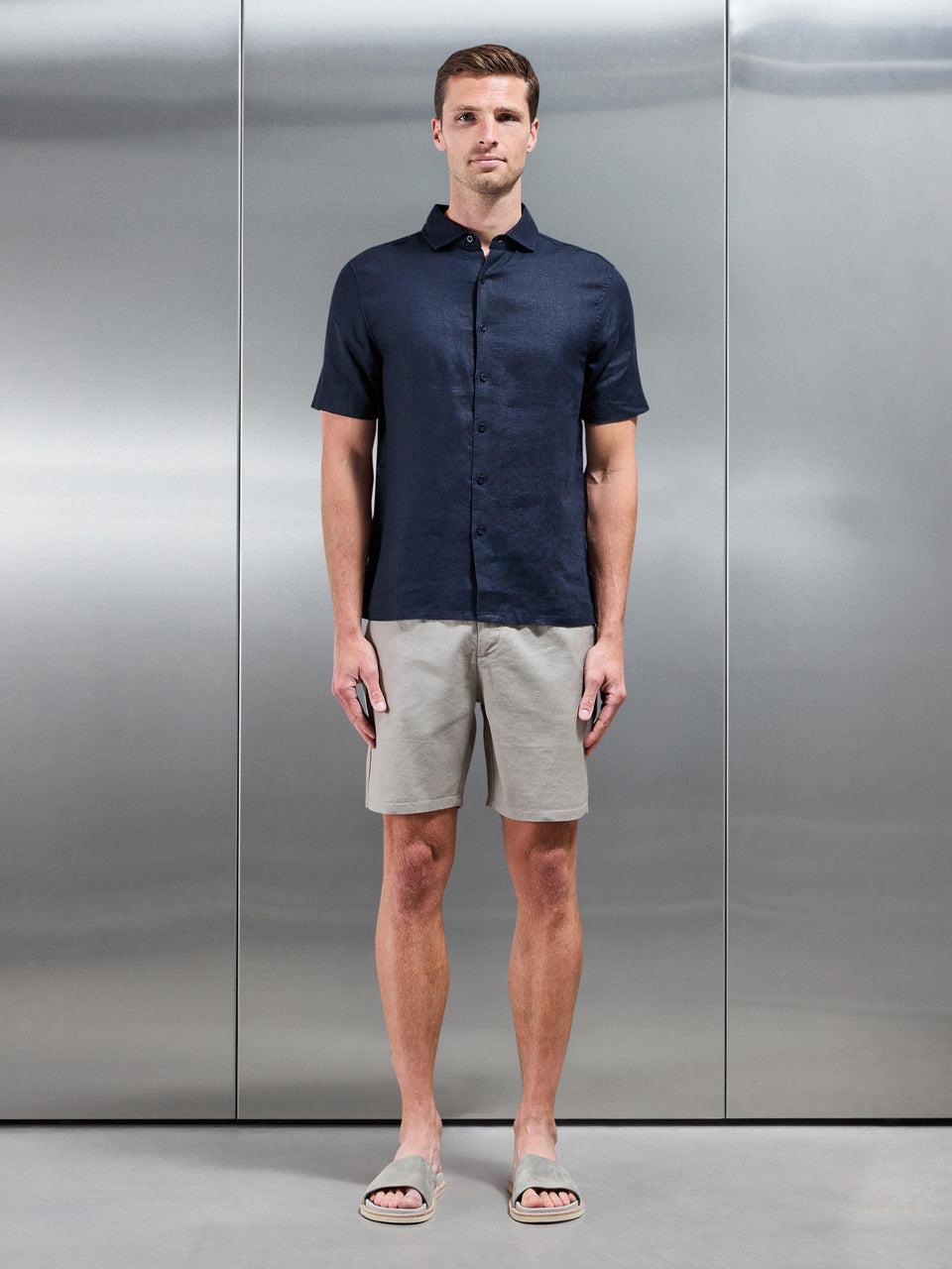 Linen Tailored Short in Light Sage