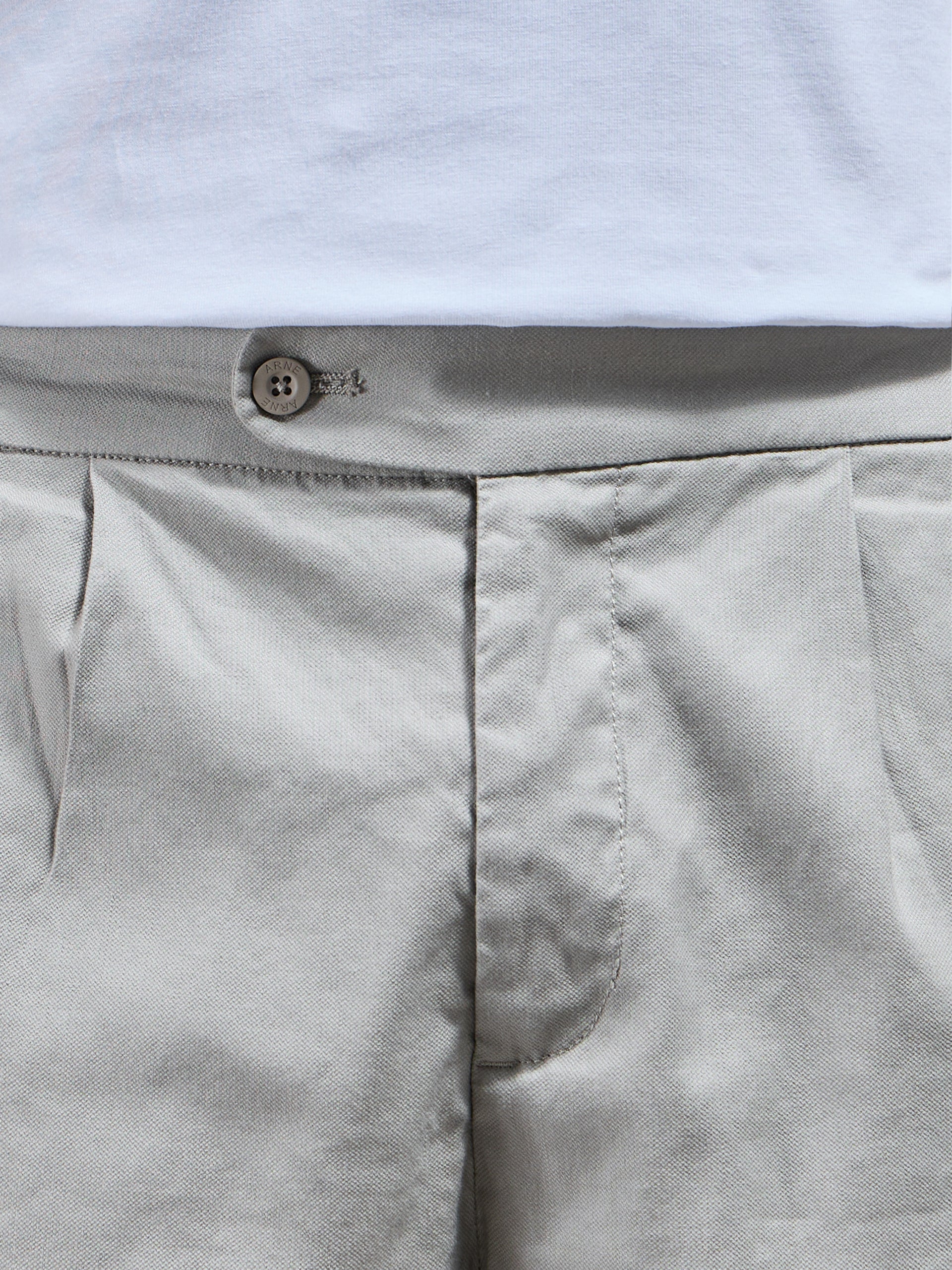 Linen Tailored Short in Stone