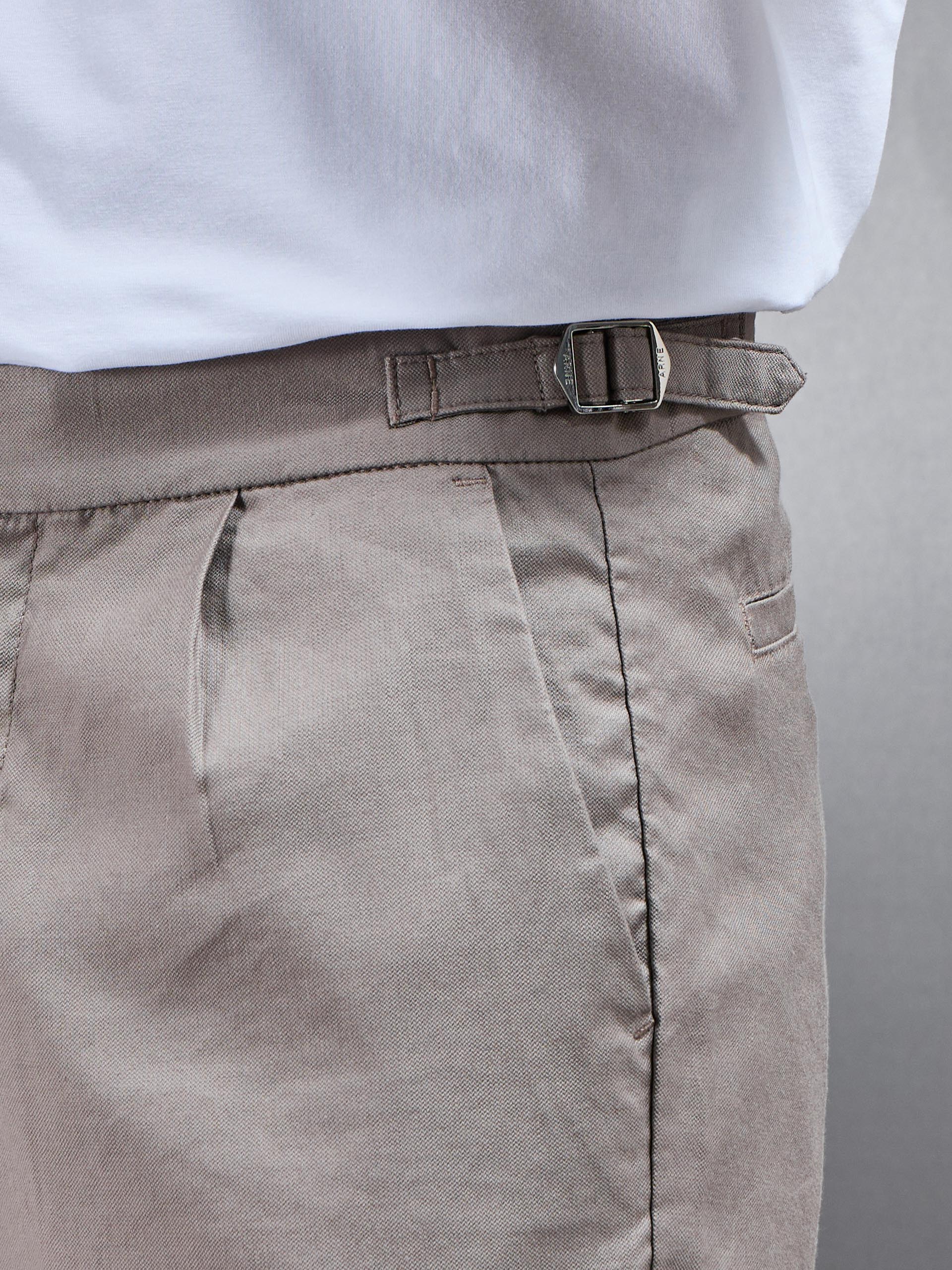 Linen Tailored Short in Taupe
