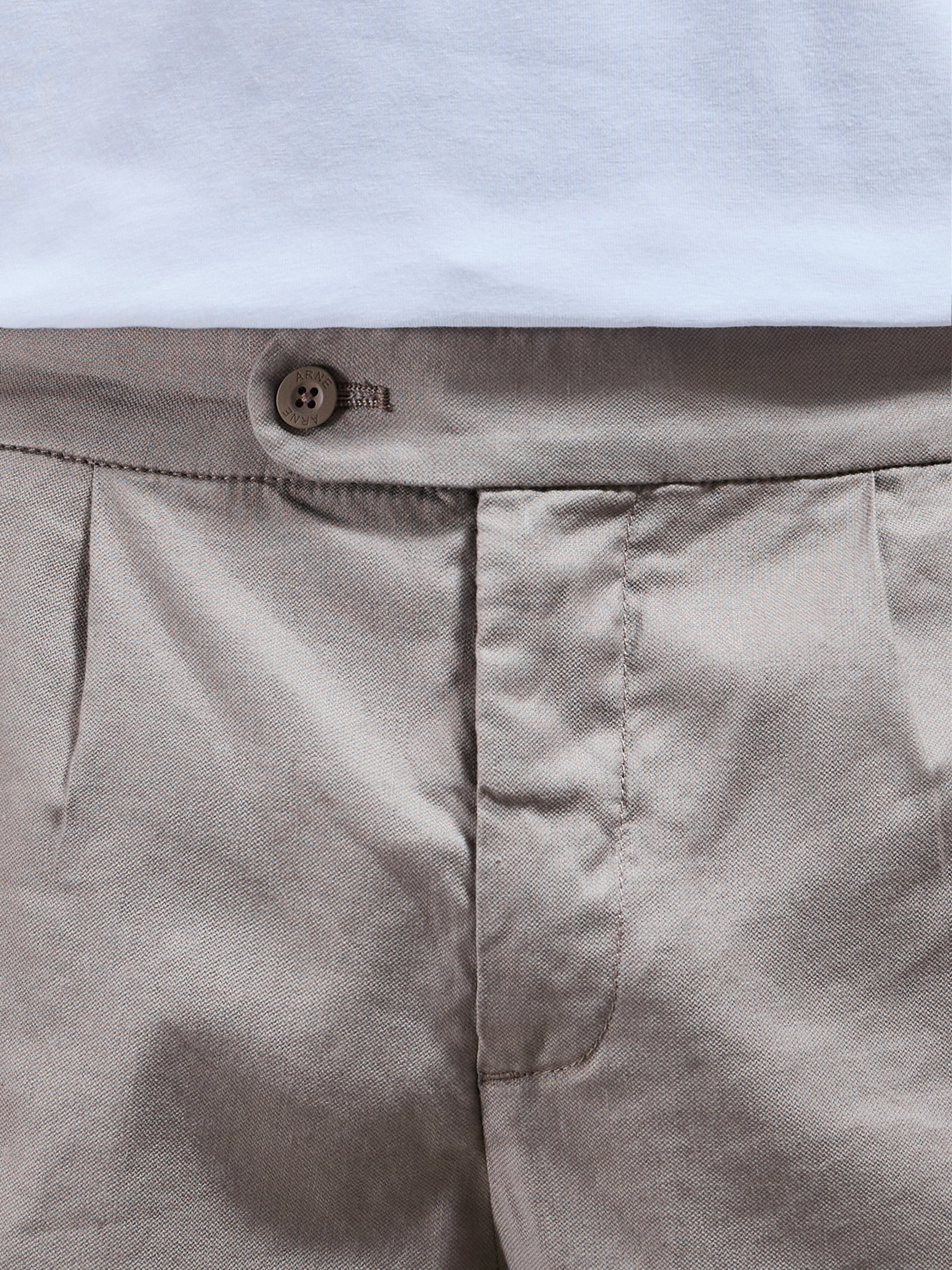 Linen Tailored Short in Taupe