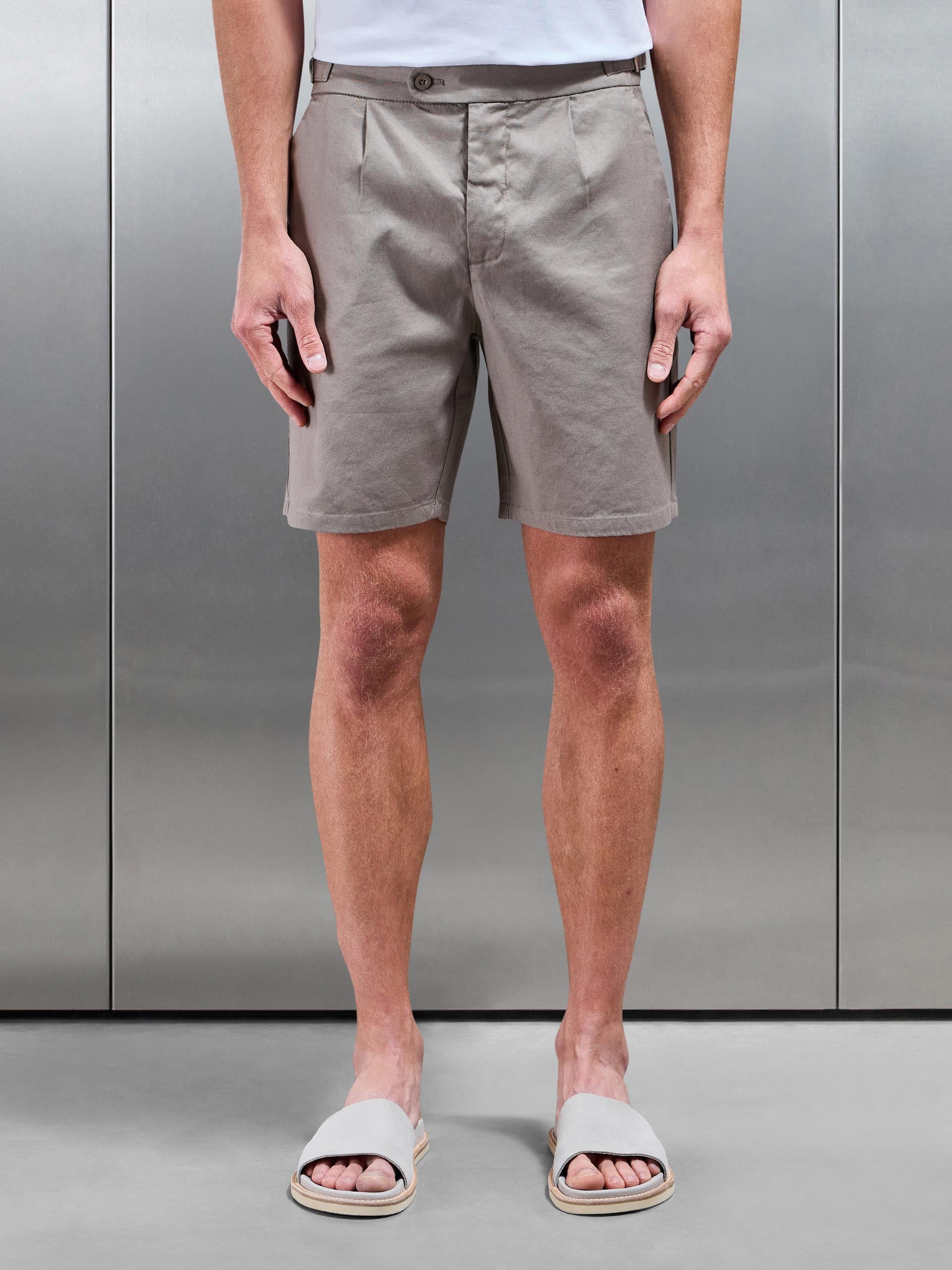 Linen Drawstring Short in Taupe