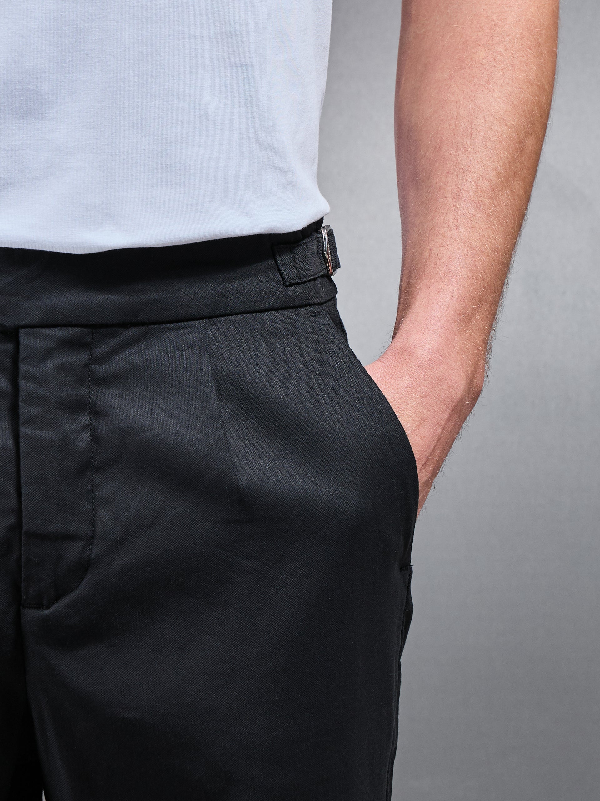 Linen Tailored Trouser in Black