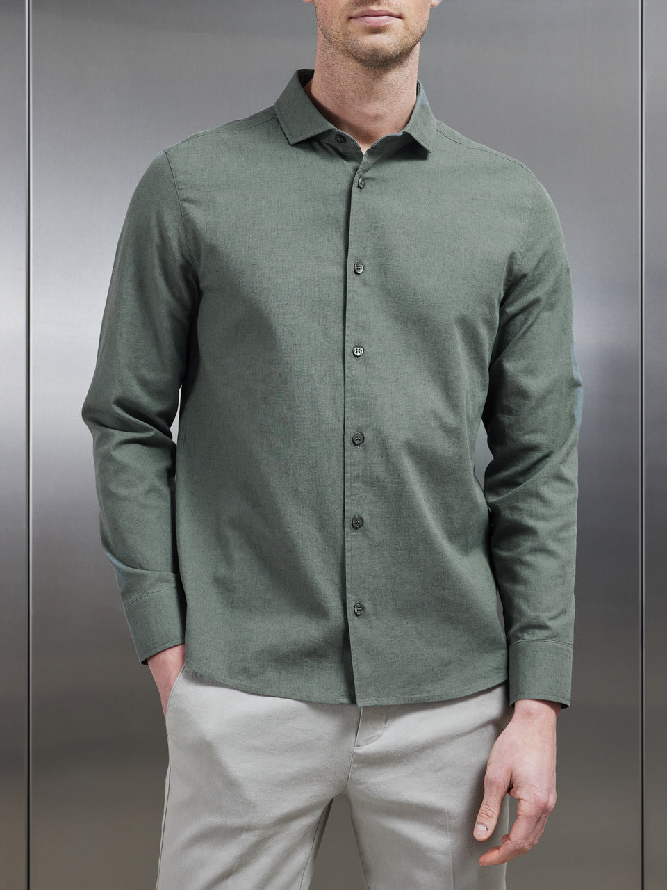 Linen Long Sleeve Cutaway Collar Shirt in Sage