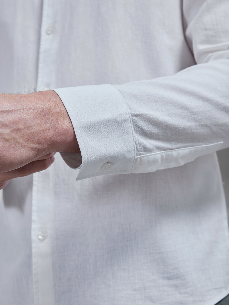 Linen Long Sleeve Cutaway Collar Shirt in White