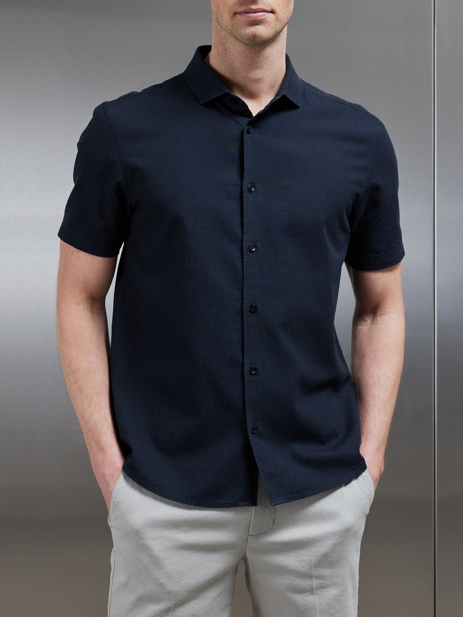 Linen Short Sleeve Cutaway Collar Shirt in Navy
