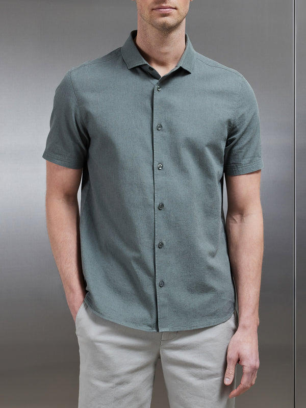 Linen Short Sleeve Cutaway Collar Shirt in Sage