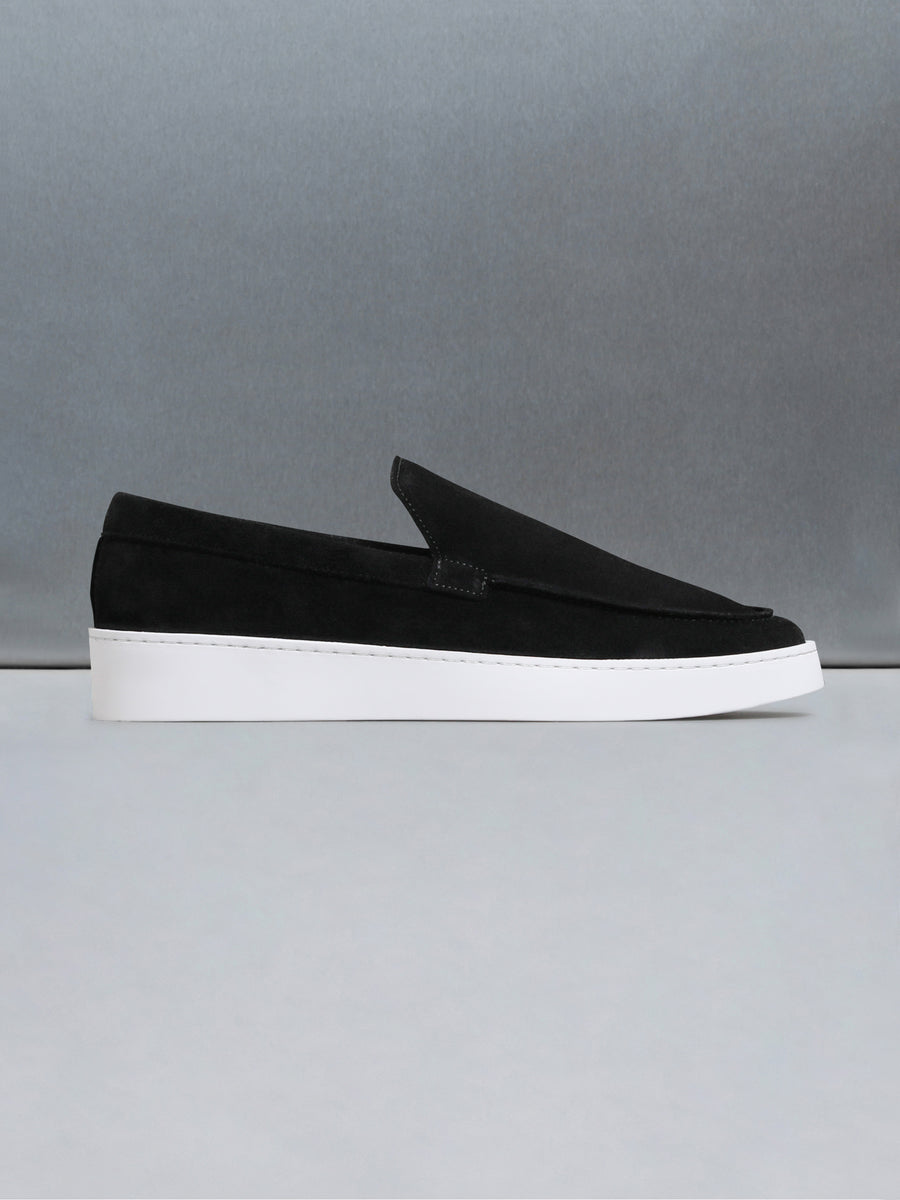 Loafer in Black