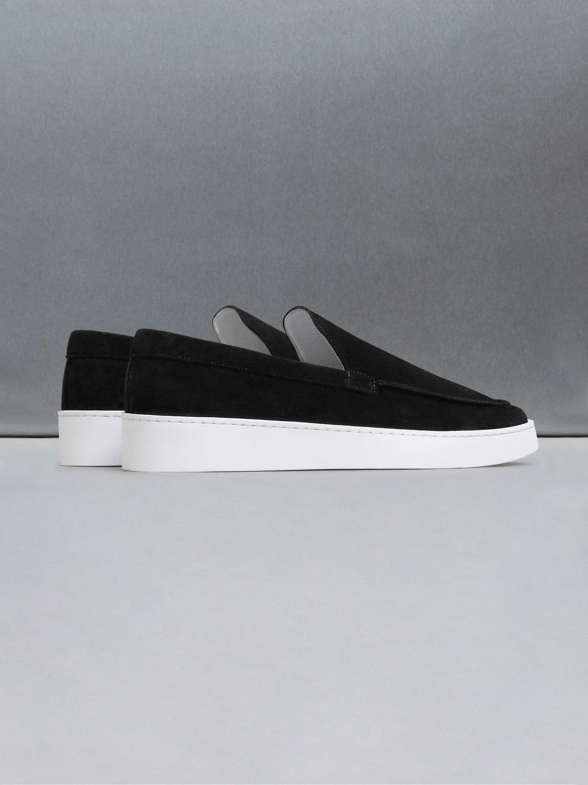 Loafer in Black