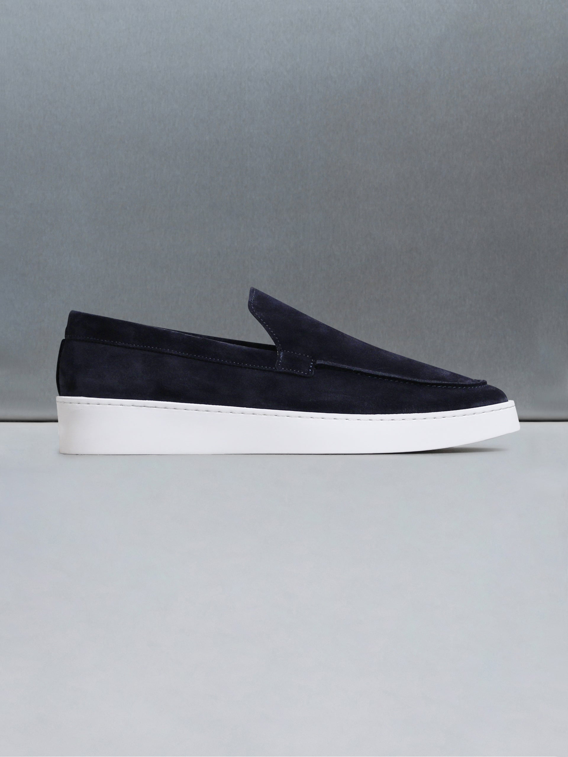 Loafer in Navy