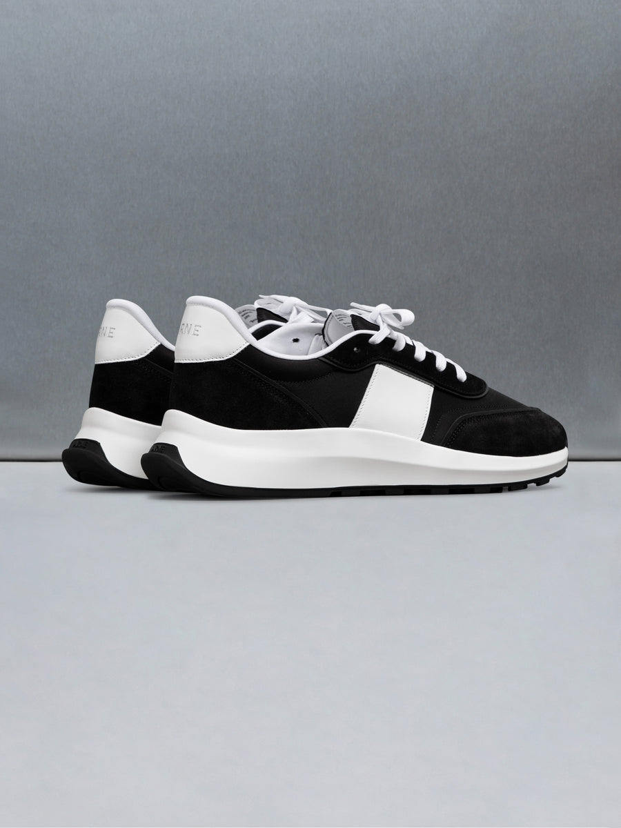 Low Runner 2.0 in Black White