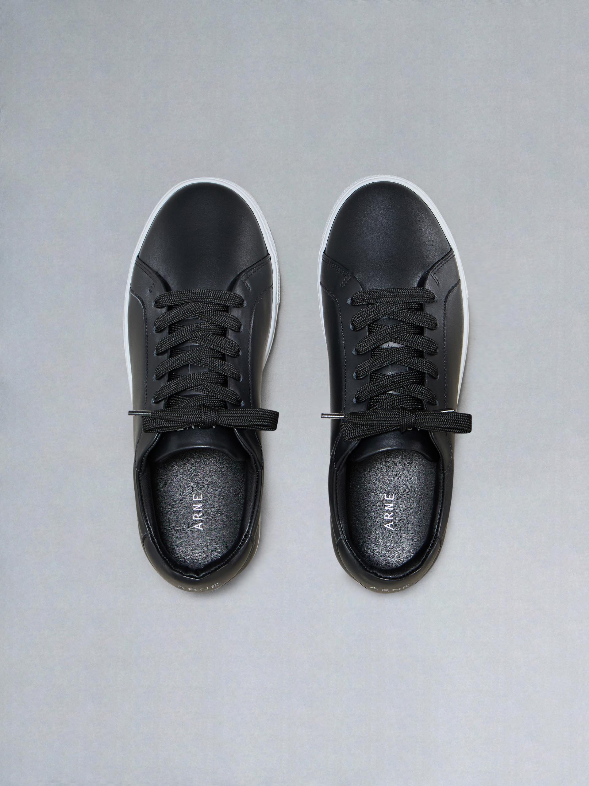Low Essential Leather Trainer in Black