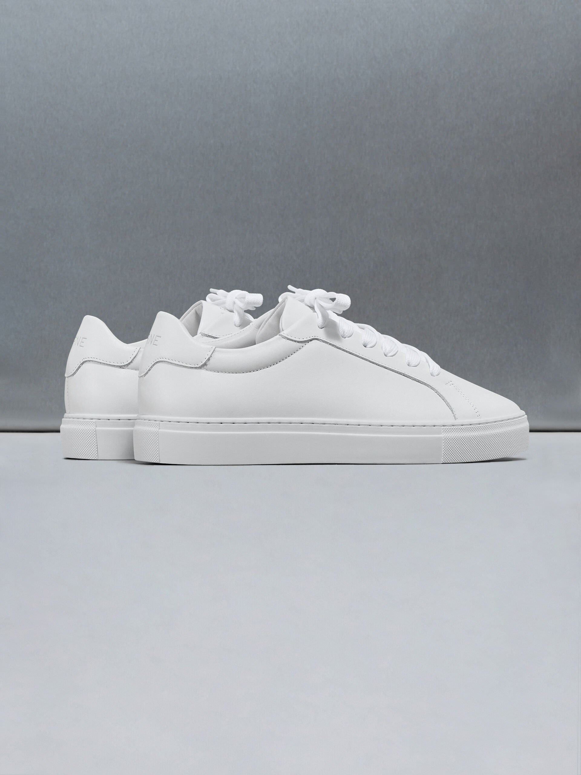 Low Essential Leather Trainer in White