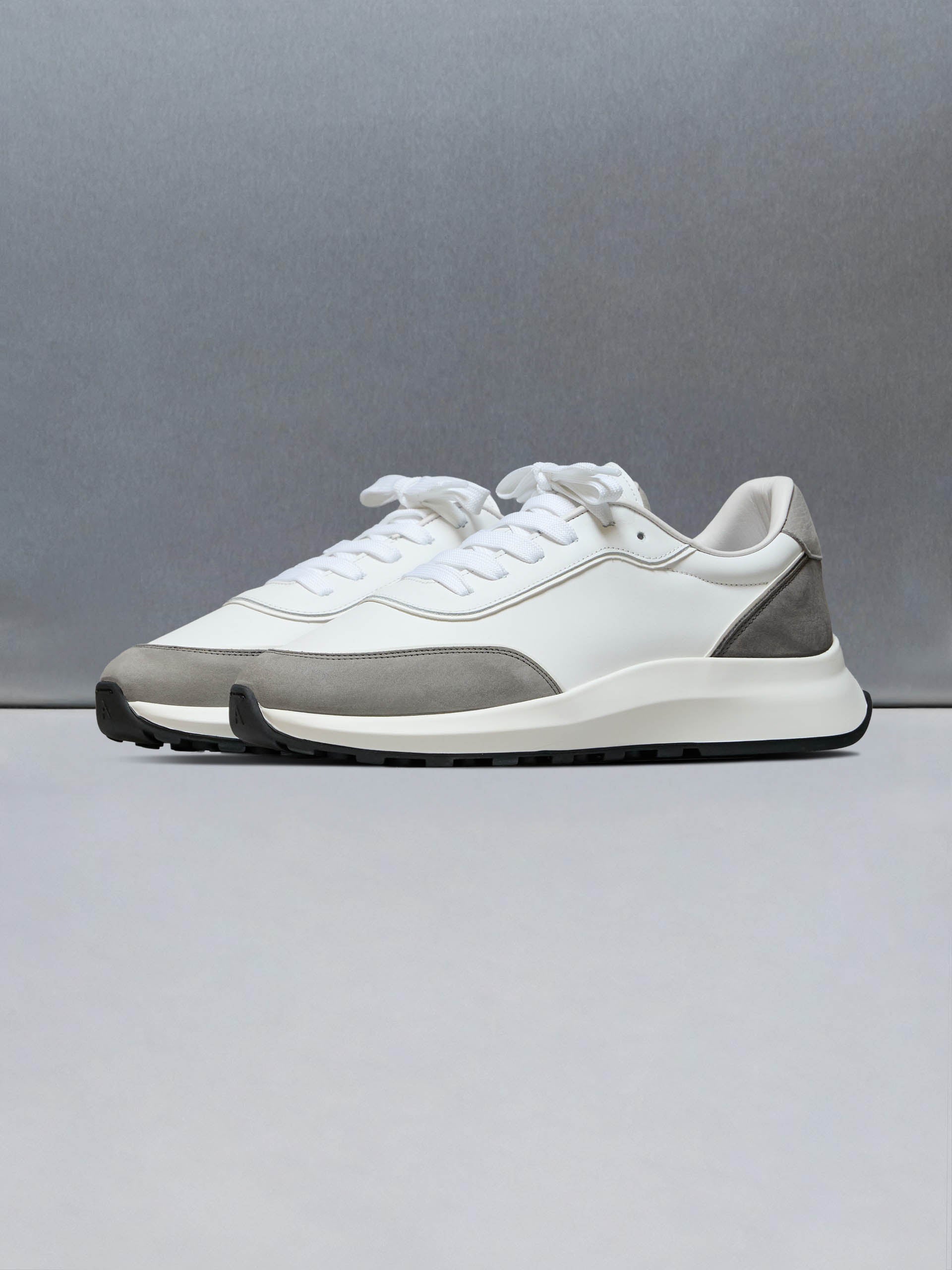 Low Runner in White Slate Grey