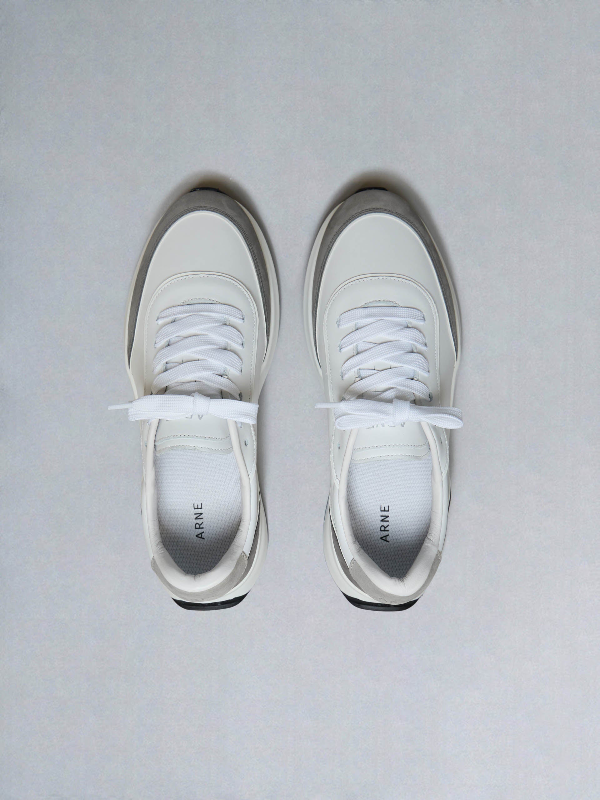 Low Runner in White Slate Grey