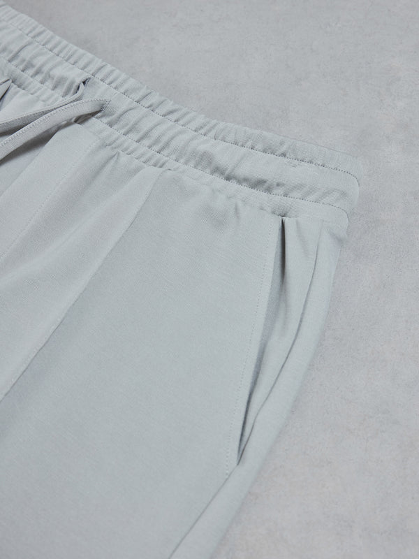 Luxe Essential Short in Stone