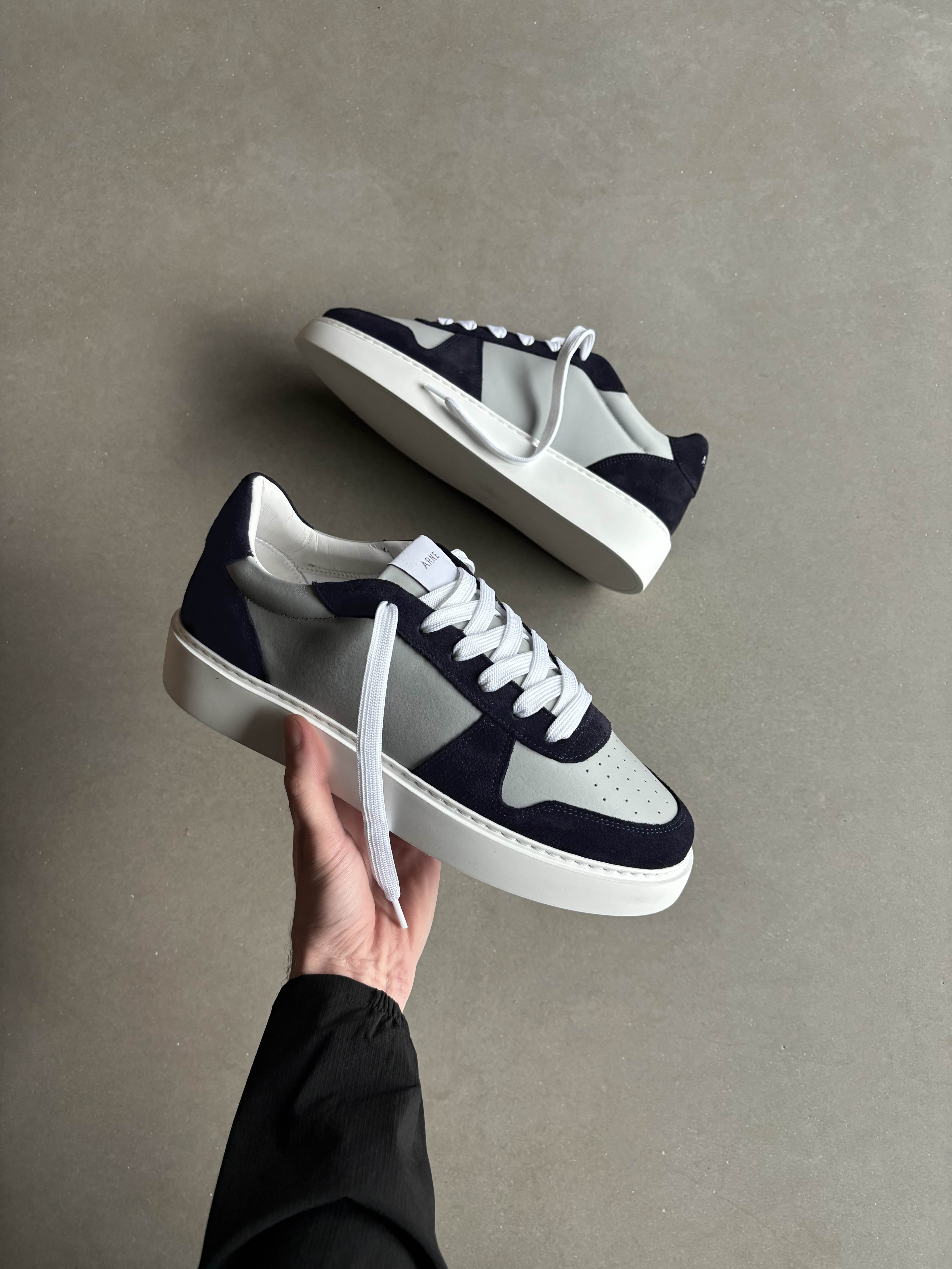 Mid Court Trainer in Grey Navy