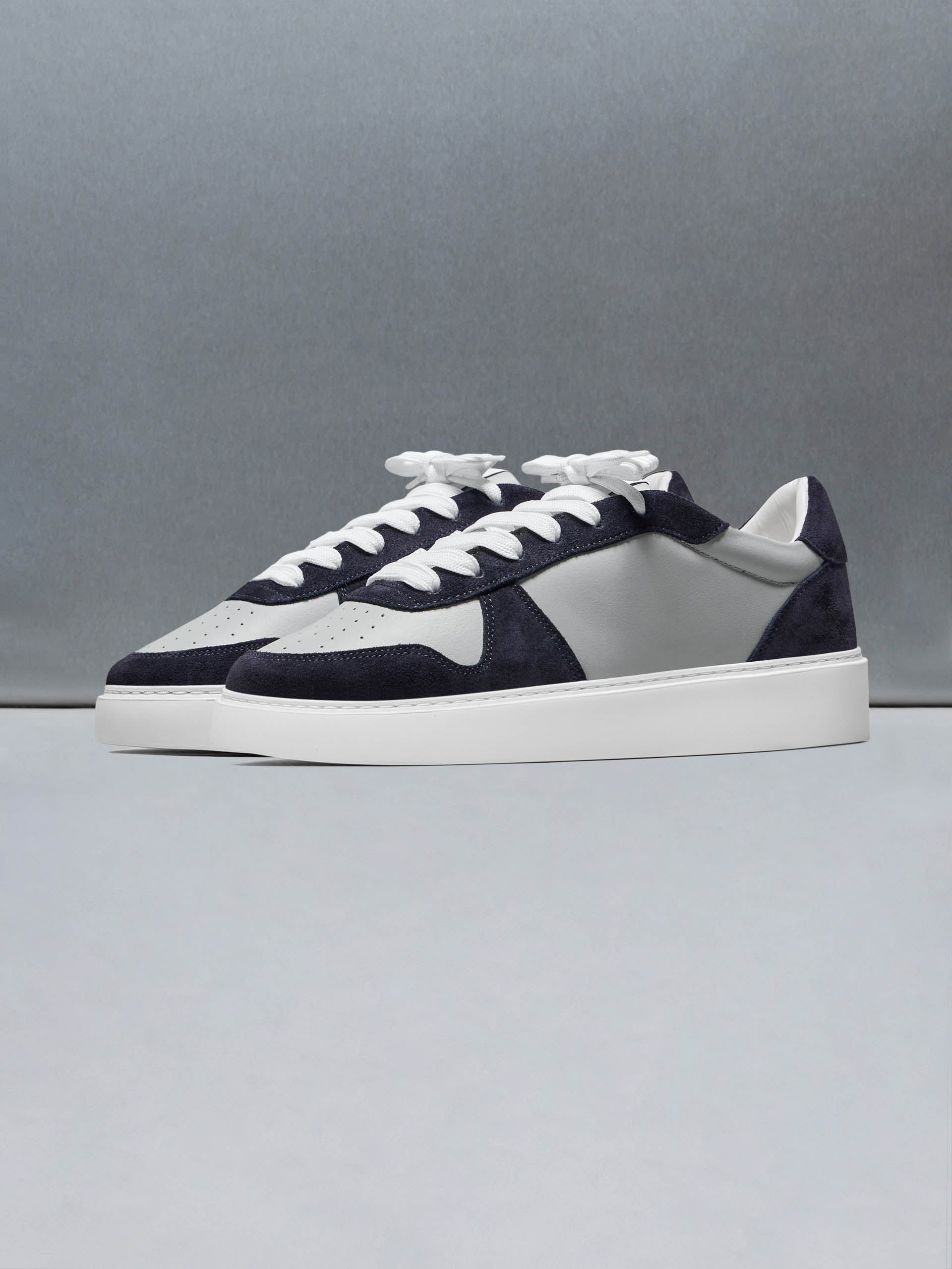 Mid Court Trainer in Grey Navy