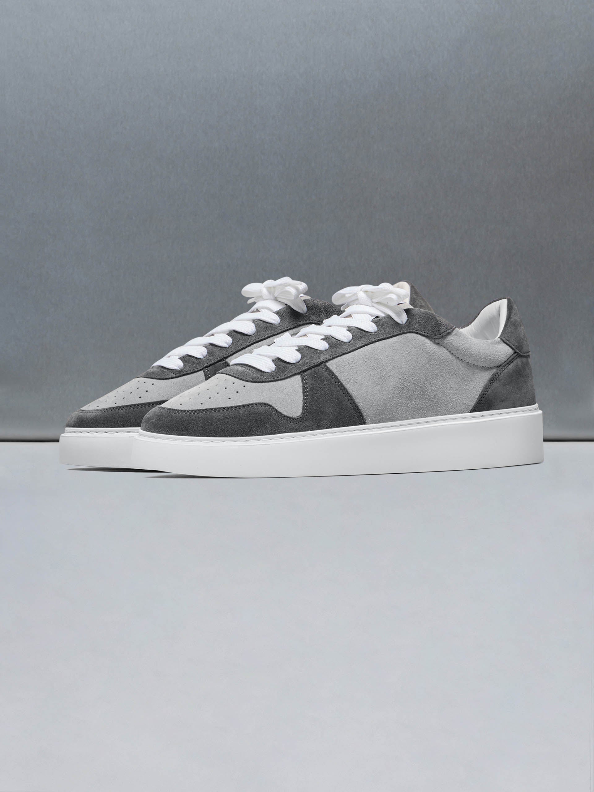 Mid Court Trainer in Grey Suede