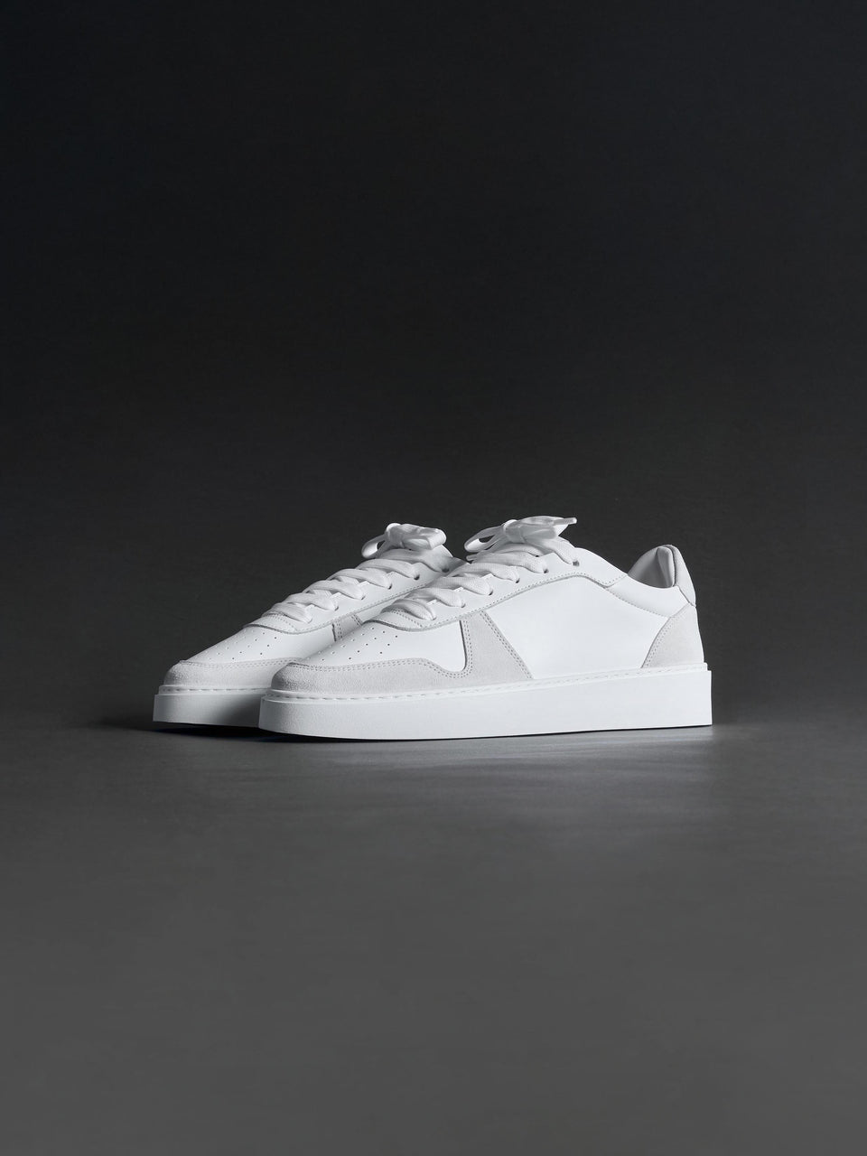 Mid Court Trainer in White Grey