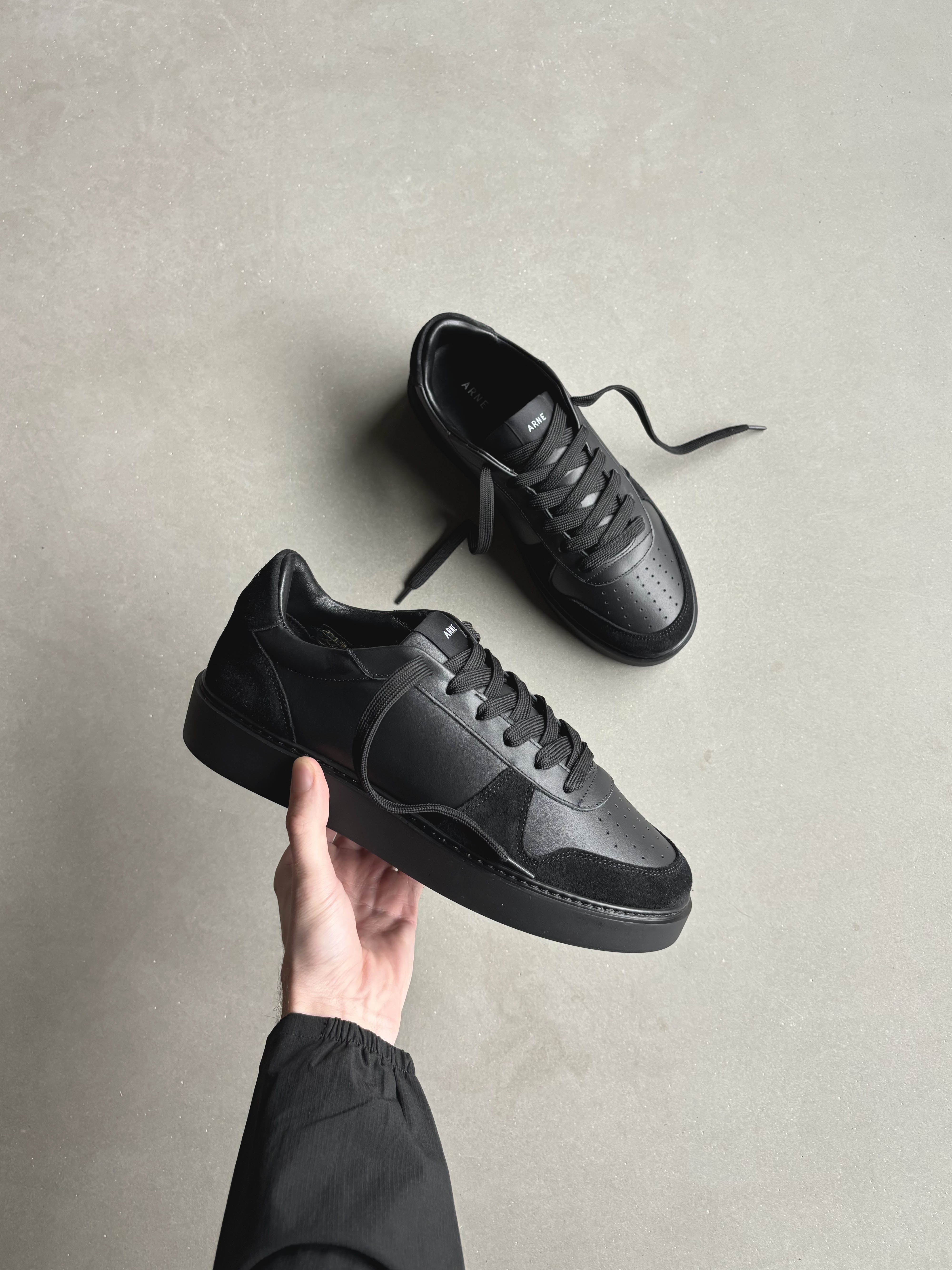 Mid Court Trainer in Triple Black