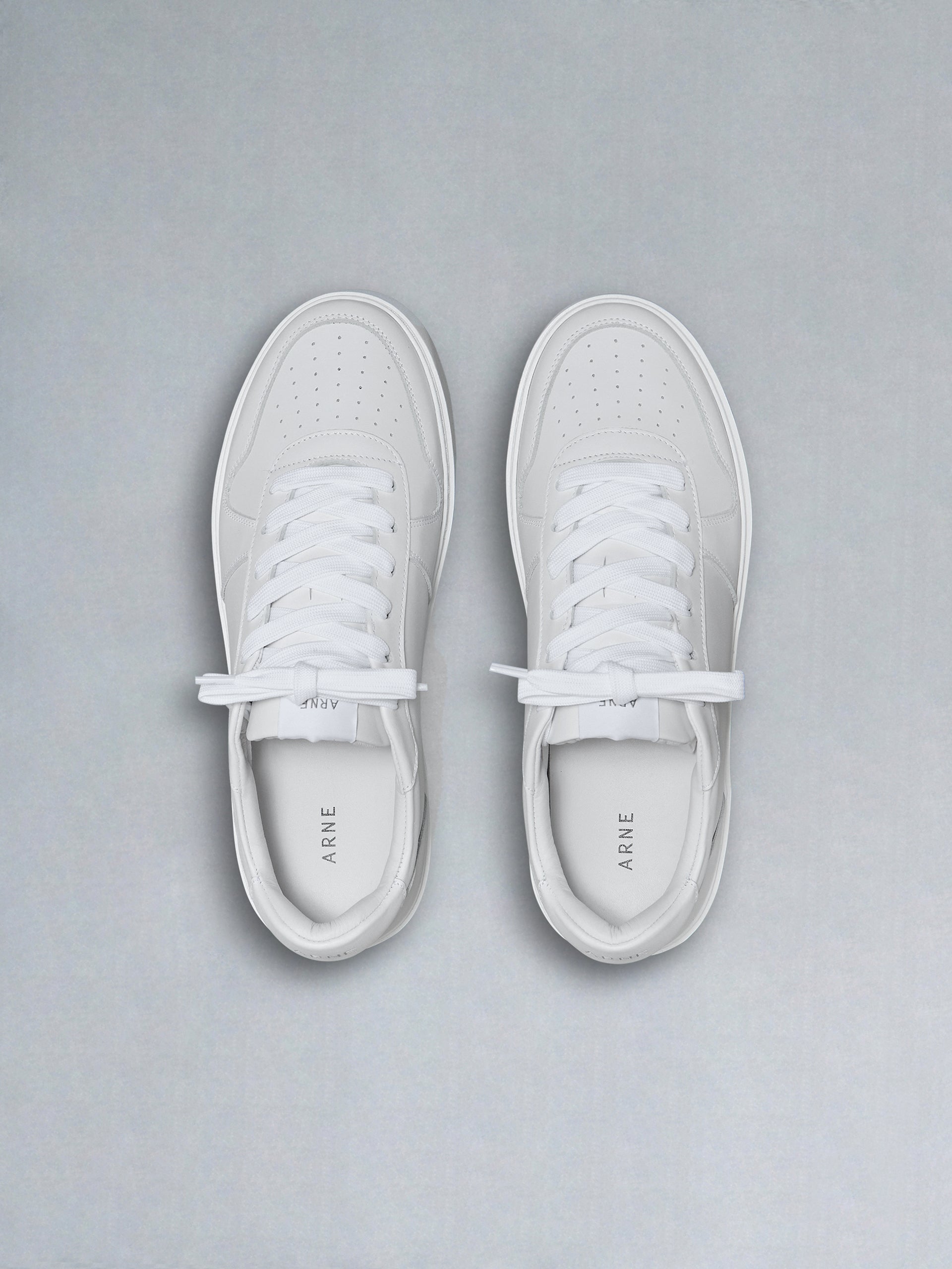Mid Court Trainer in White