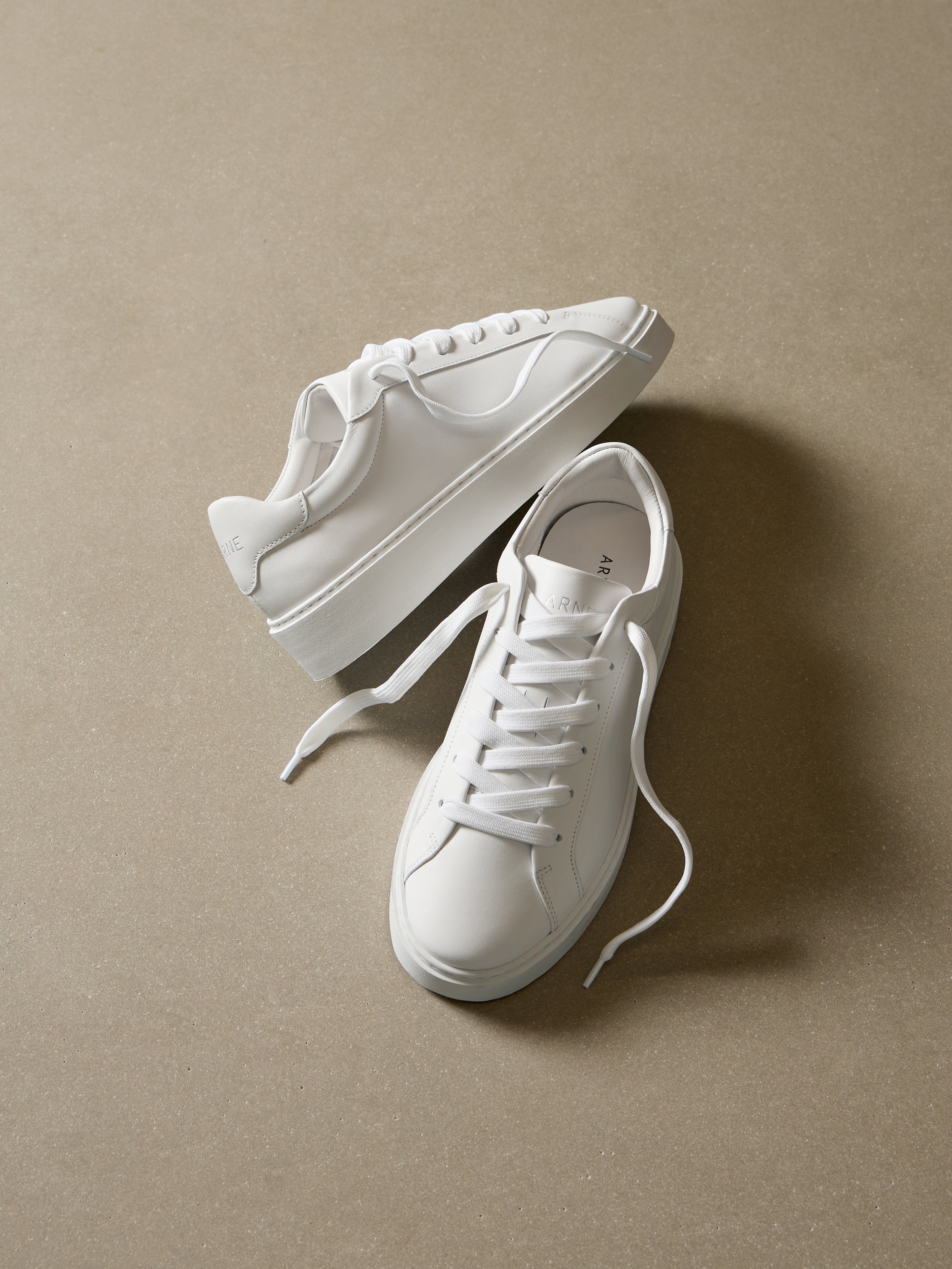 Mid Essential Leather Trainer in White