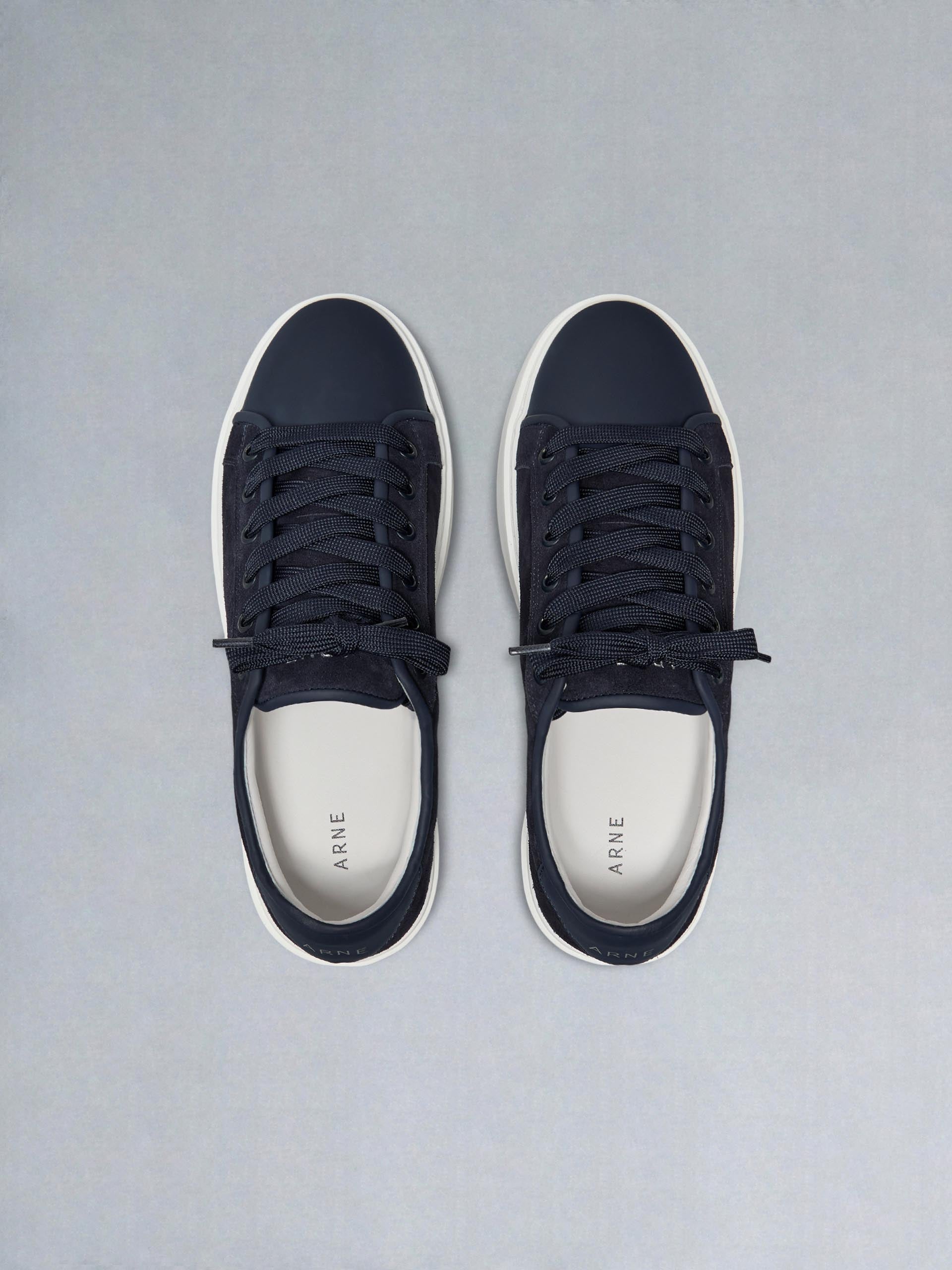 Mid Leather Toe Cap Trainer in Navy