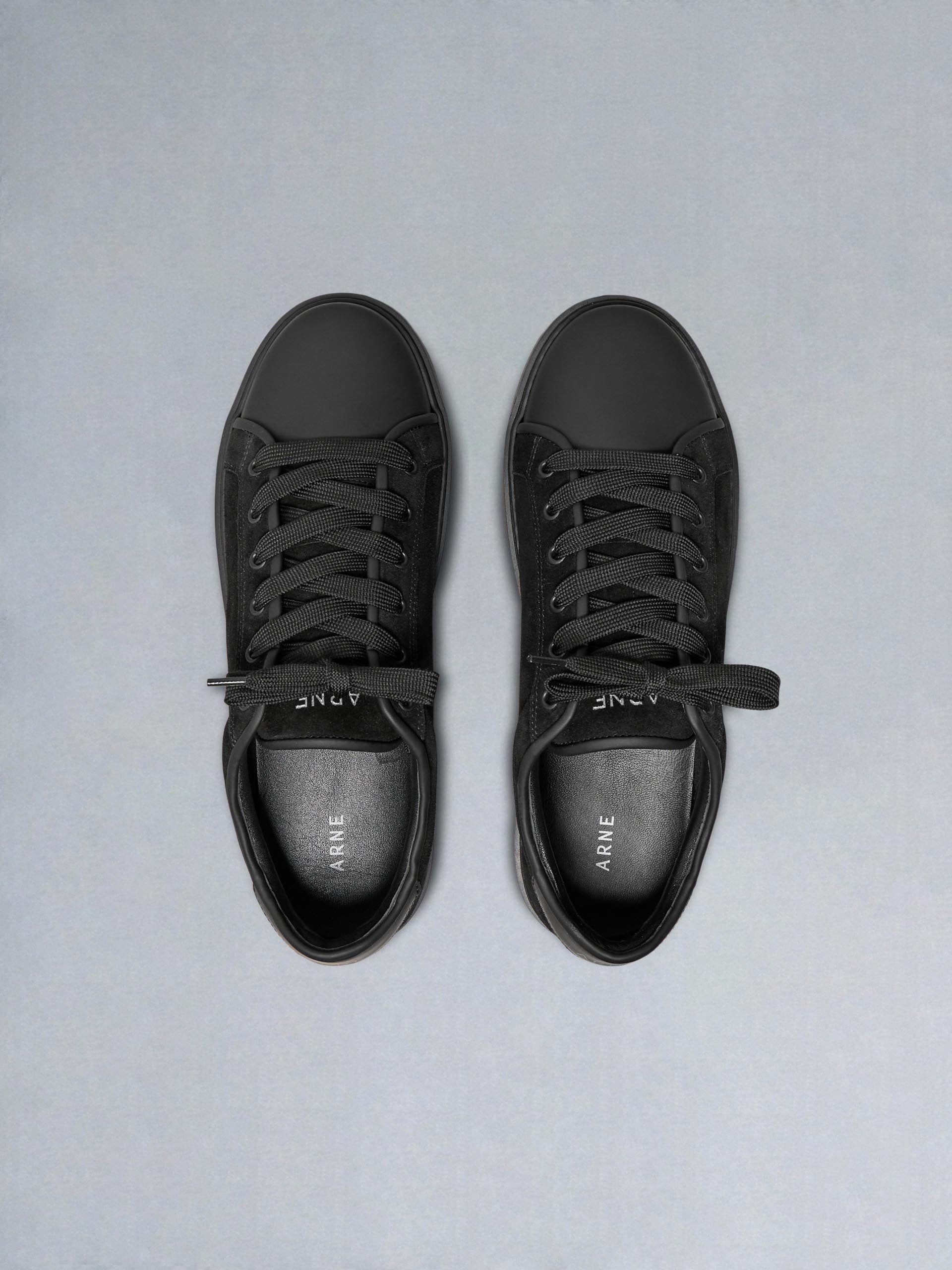 Mid Leather Toe Cap Trainer in Triple Black