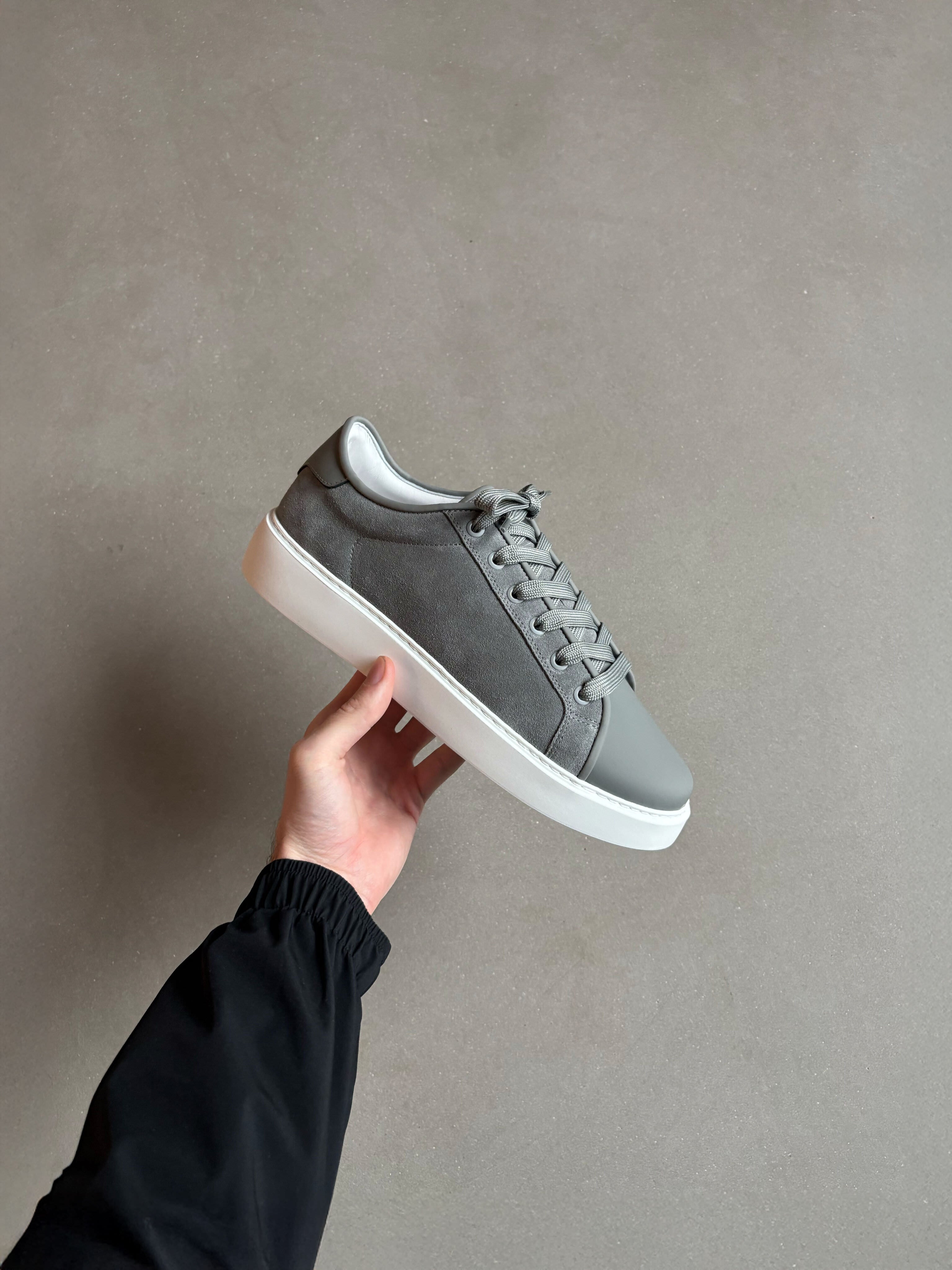 Mid Leather Toe Cap Trainer in Grey