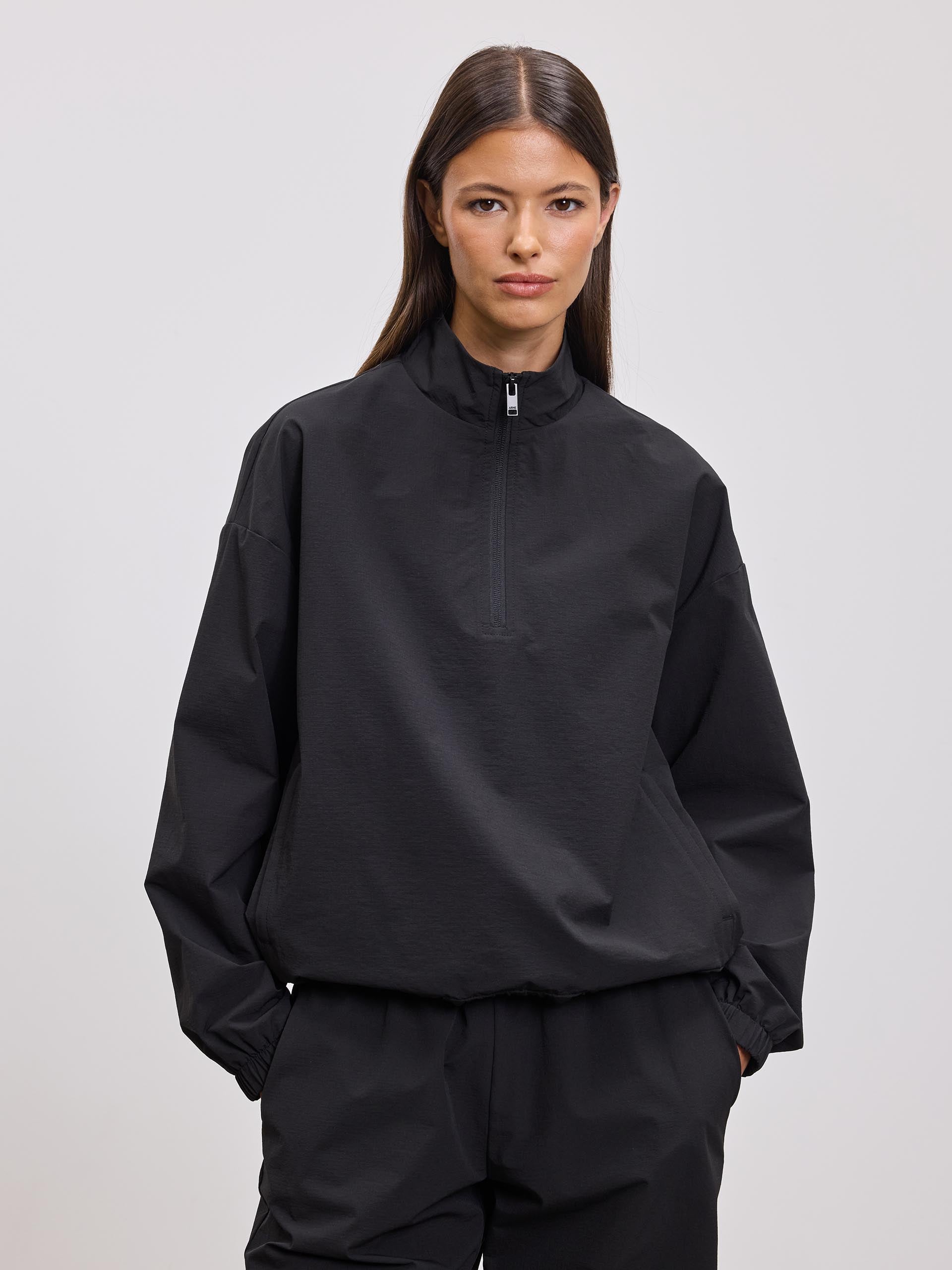 Womens Nylon 1/4 Zip in Black