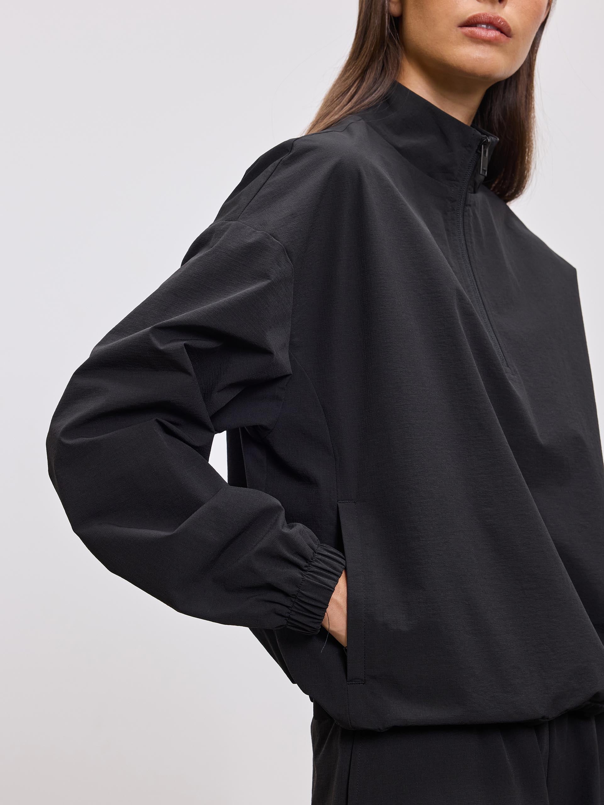 Womens Nylon 1/4 Zip in Black