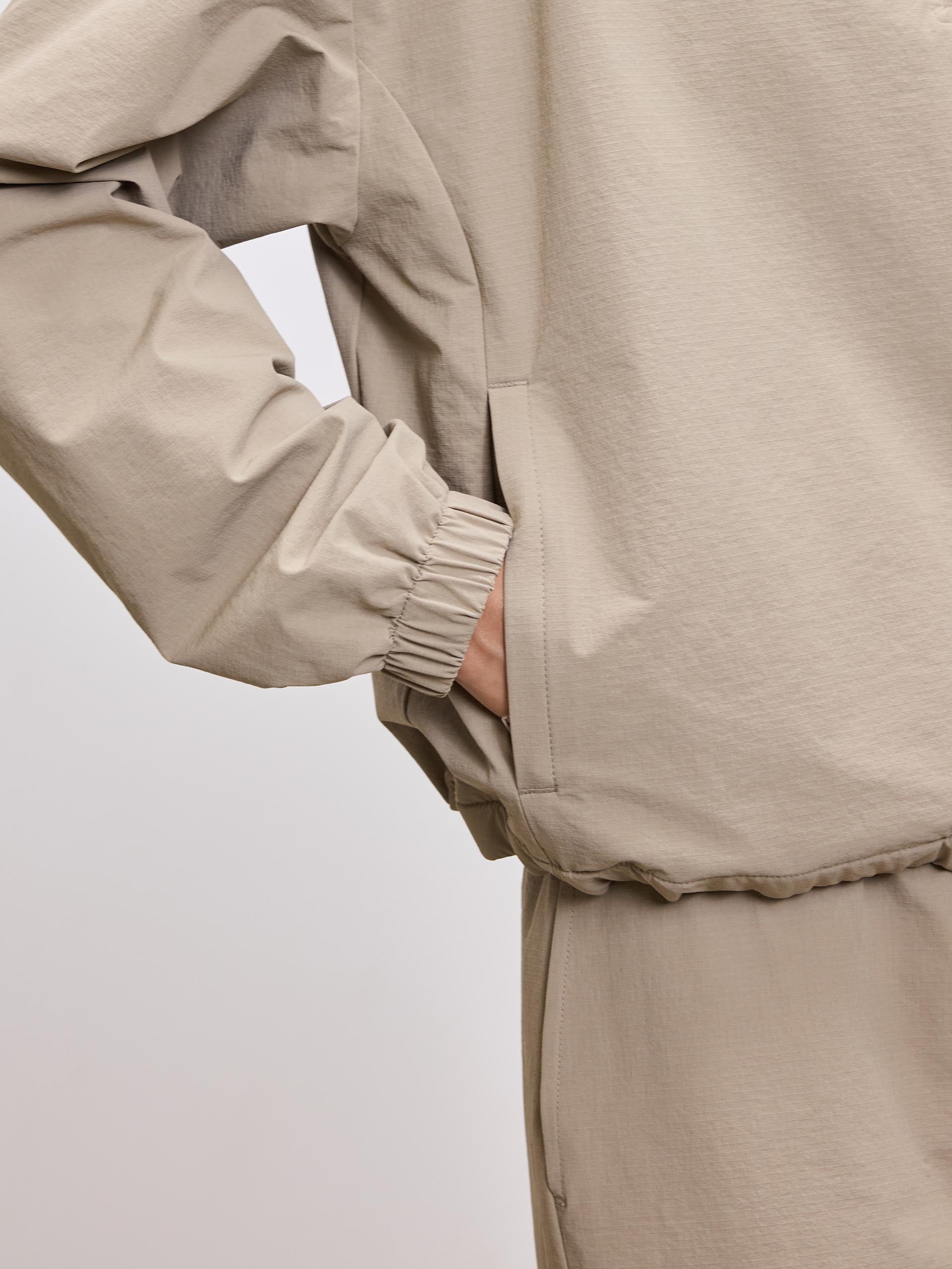 Womens Nylon 1/4 Zip in Stone