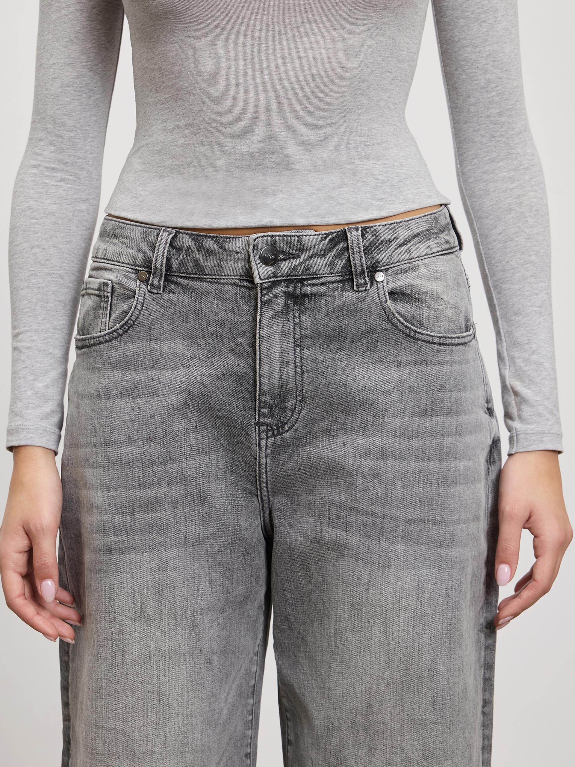 Womens Relaxed Fit Denim Jeans in Grey Wash