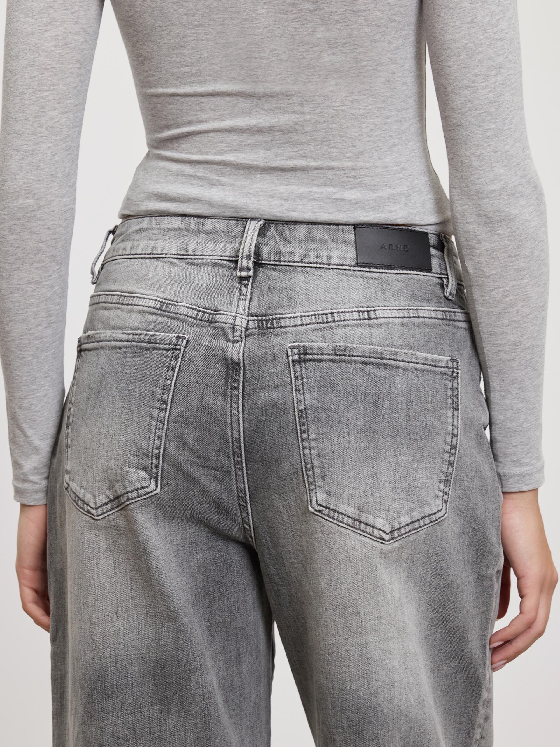 Womens Relaxed Fit Denim Jeans in Grey Wash