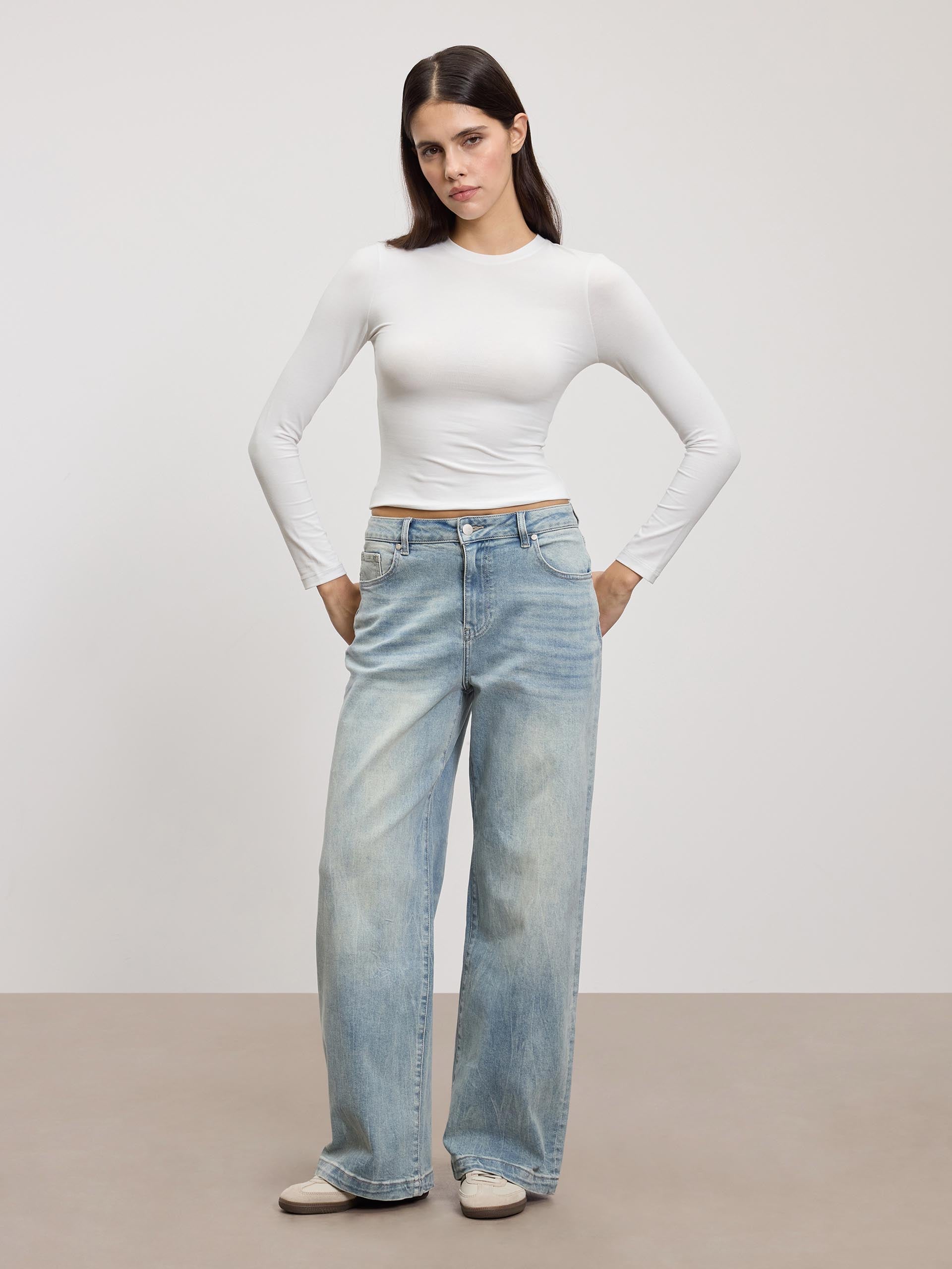 Womens Relaxed Fit Denim Jeans in Mid Blue