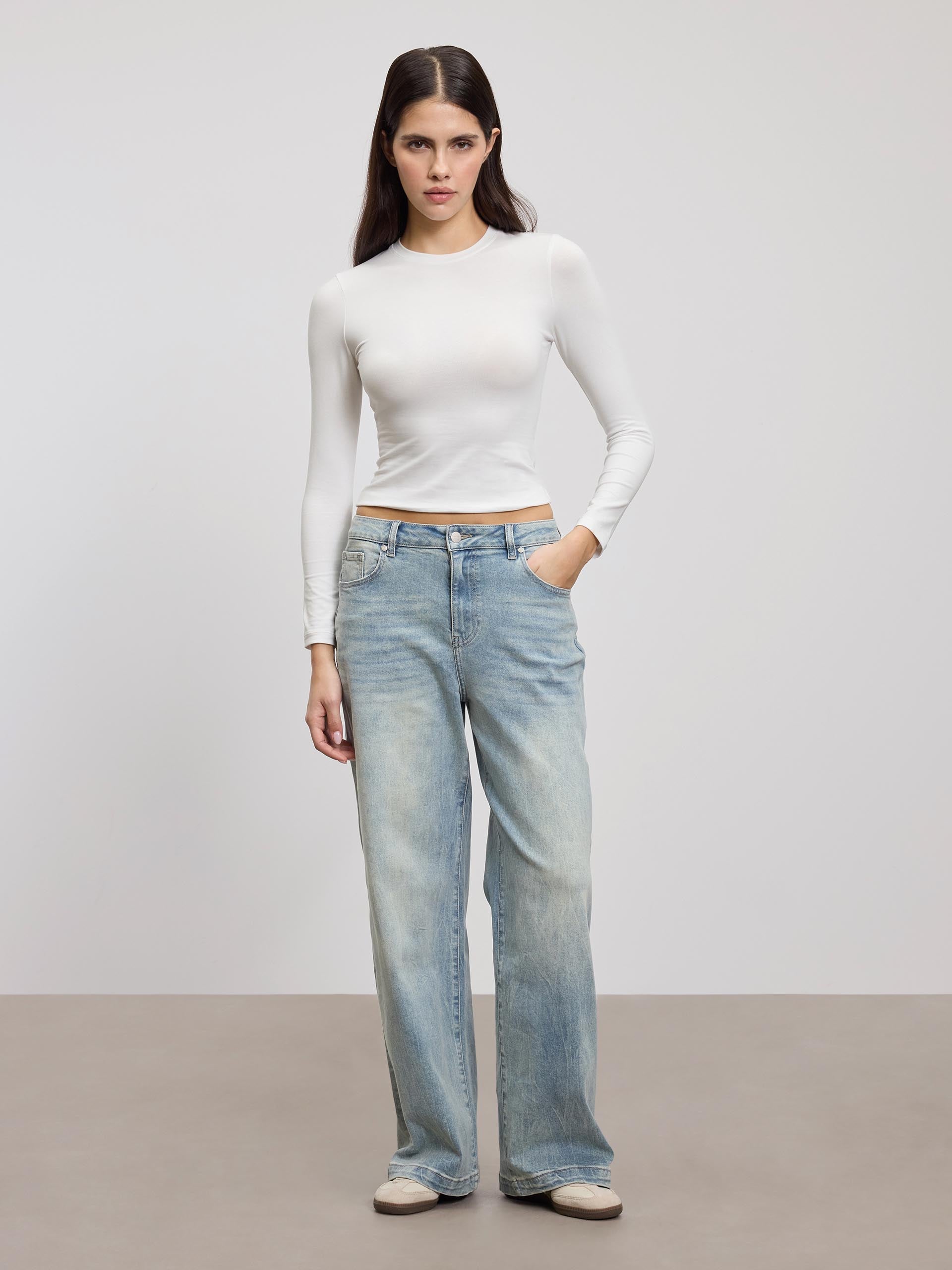 Womens Relaxed Fit Denim Jeans in Mid Blue