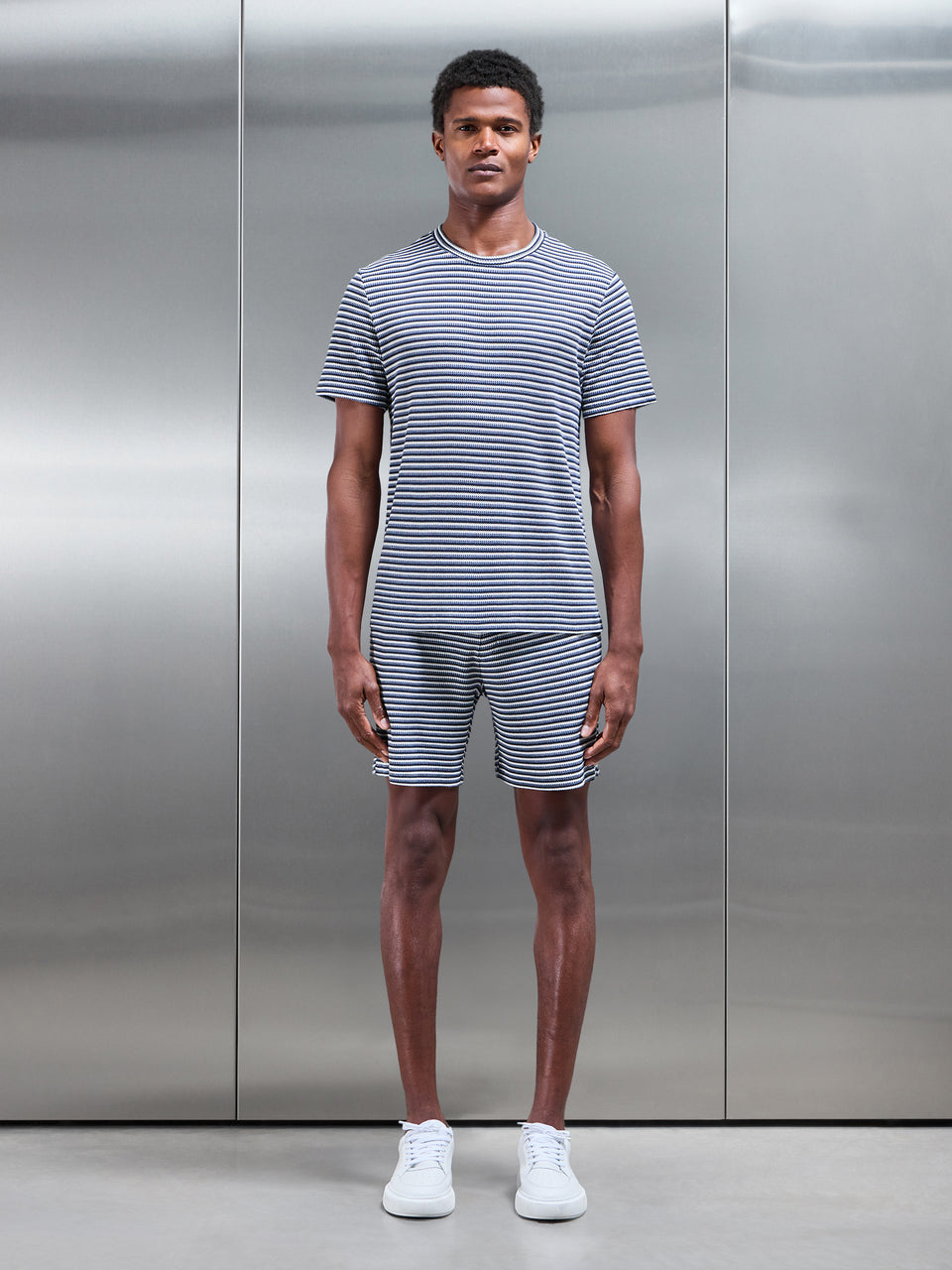 Palm T-Shirt in Navy