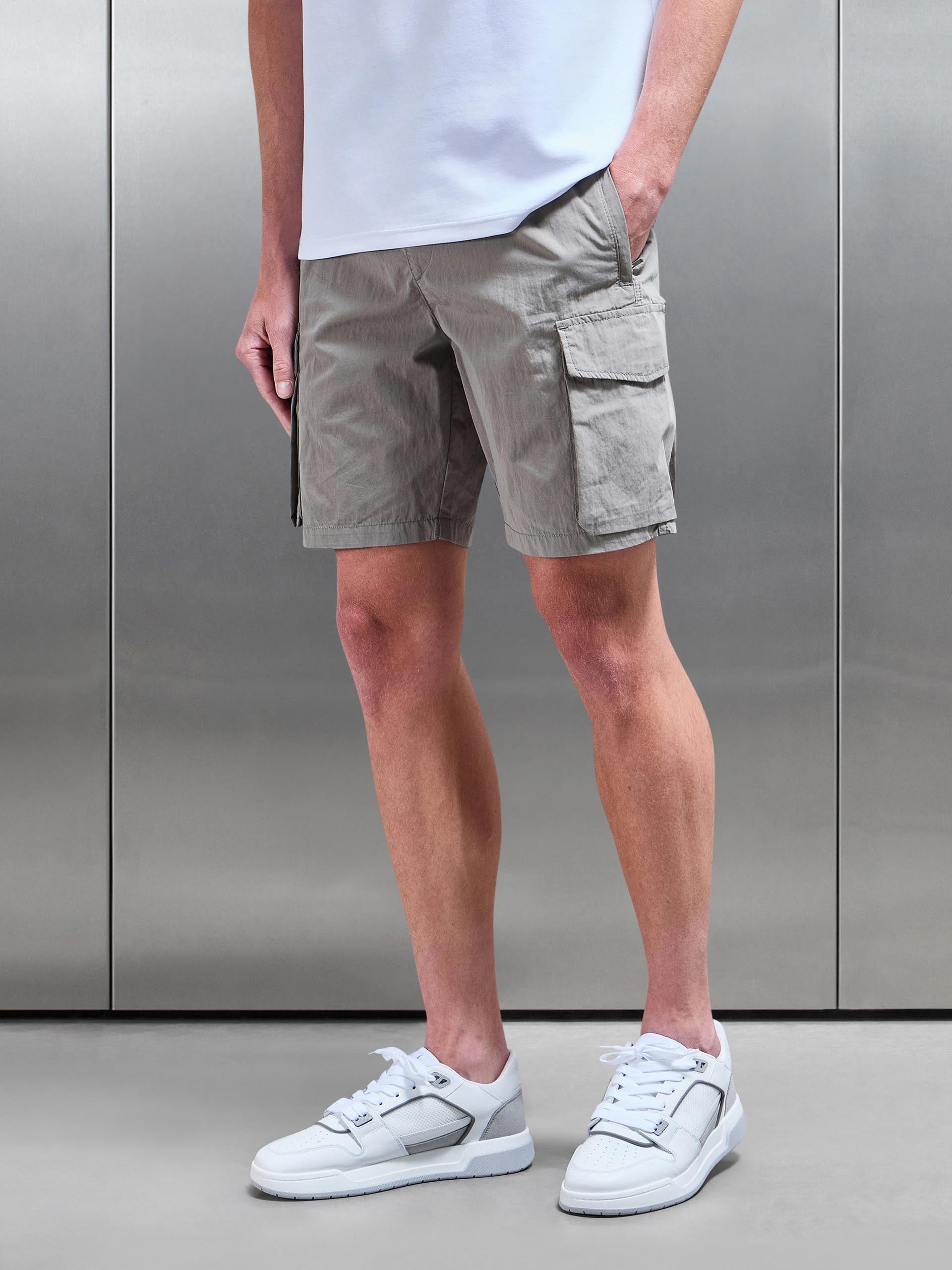 Parachute Cargo Short in Olive