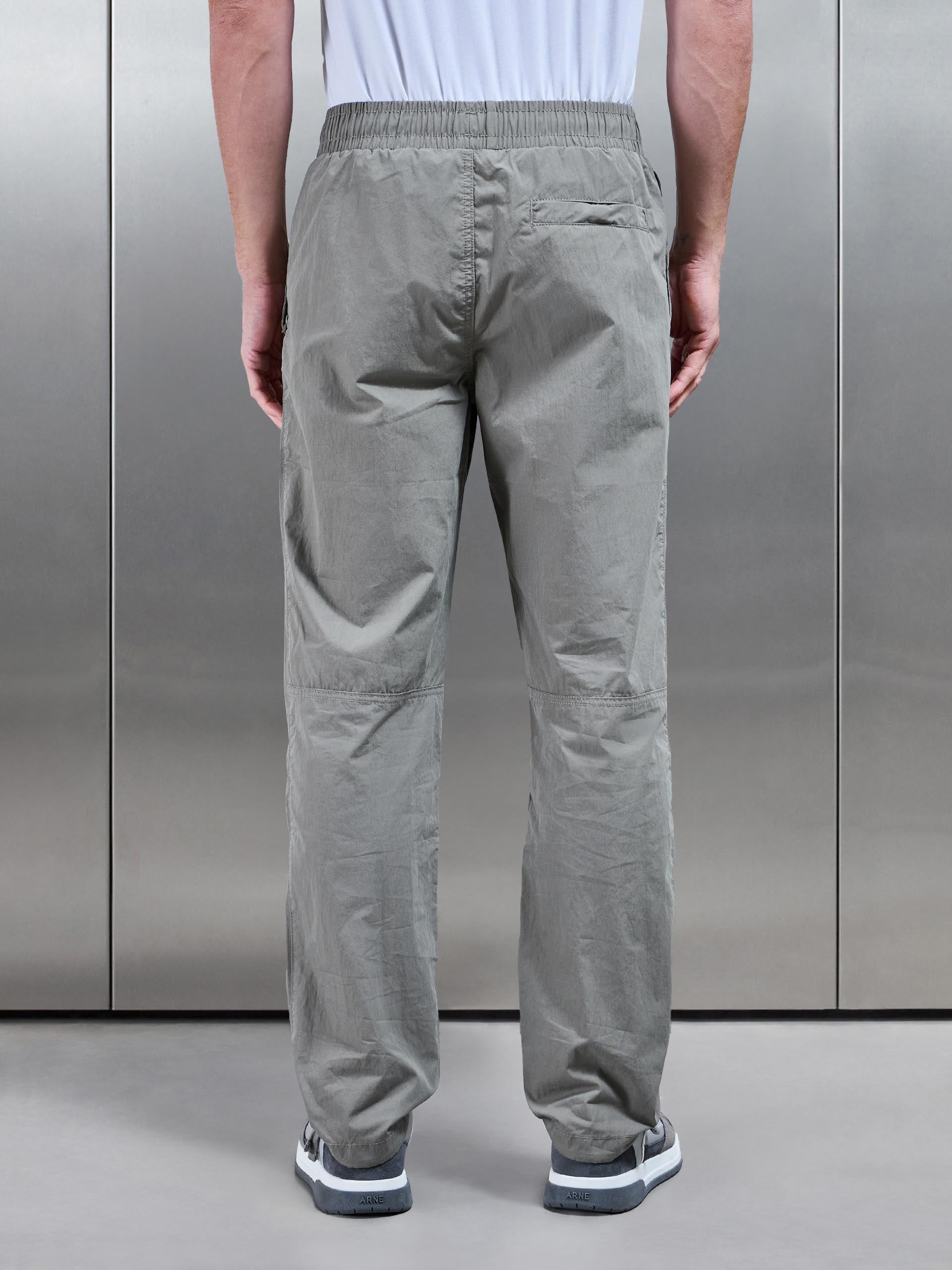 Parachute Pant in Olive