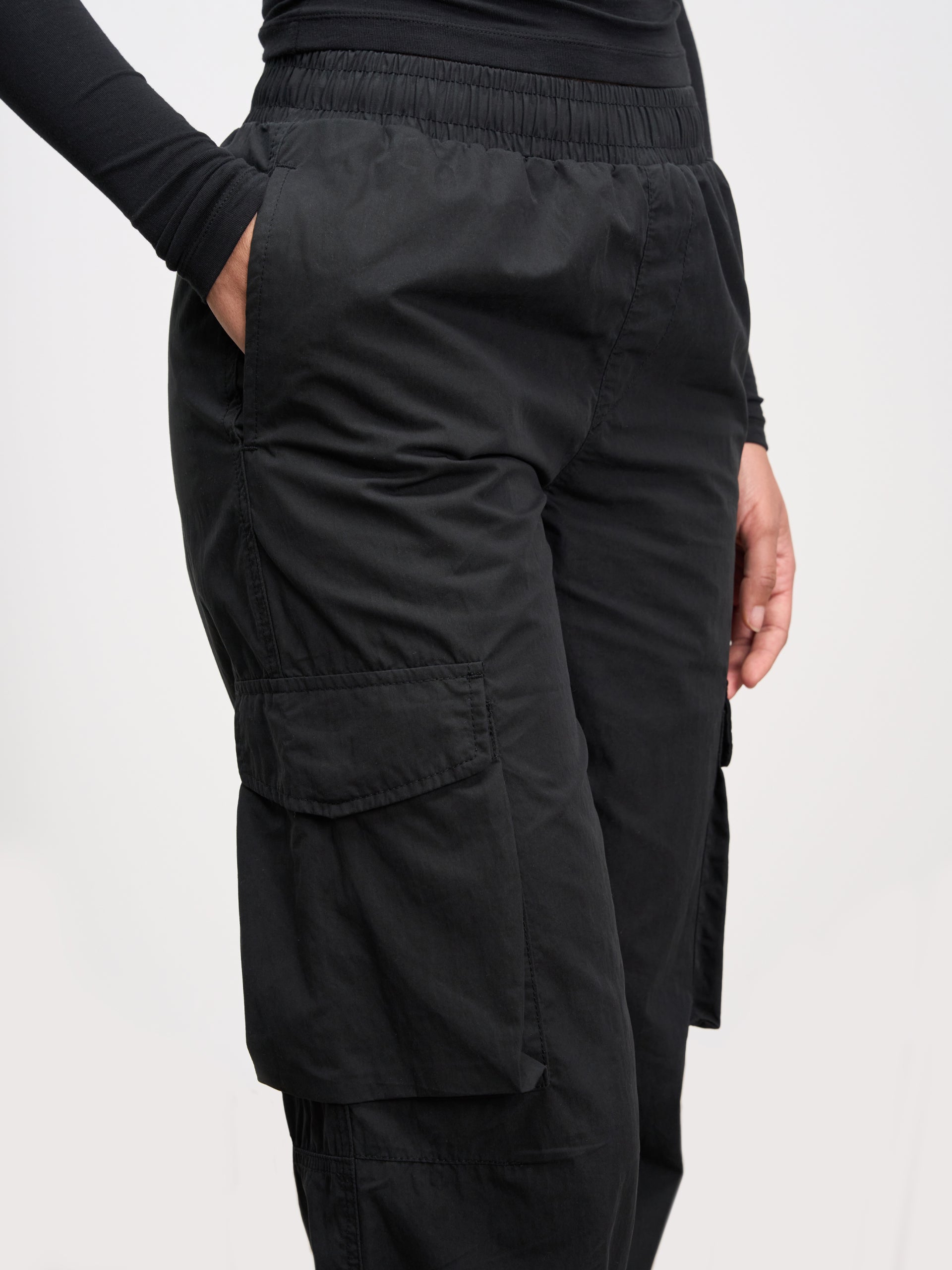 Womens Parachute Cargo Pant in Black