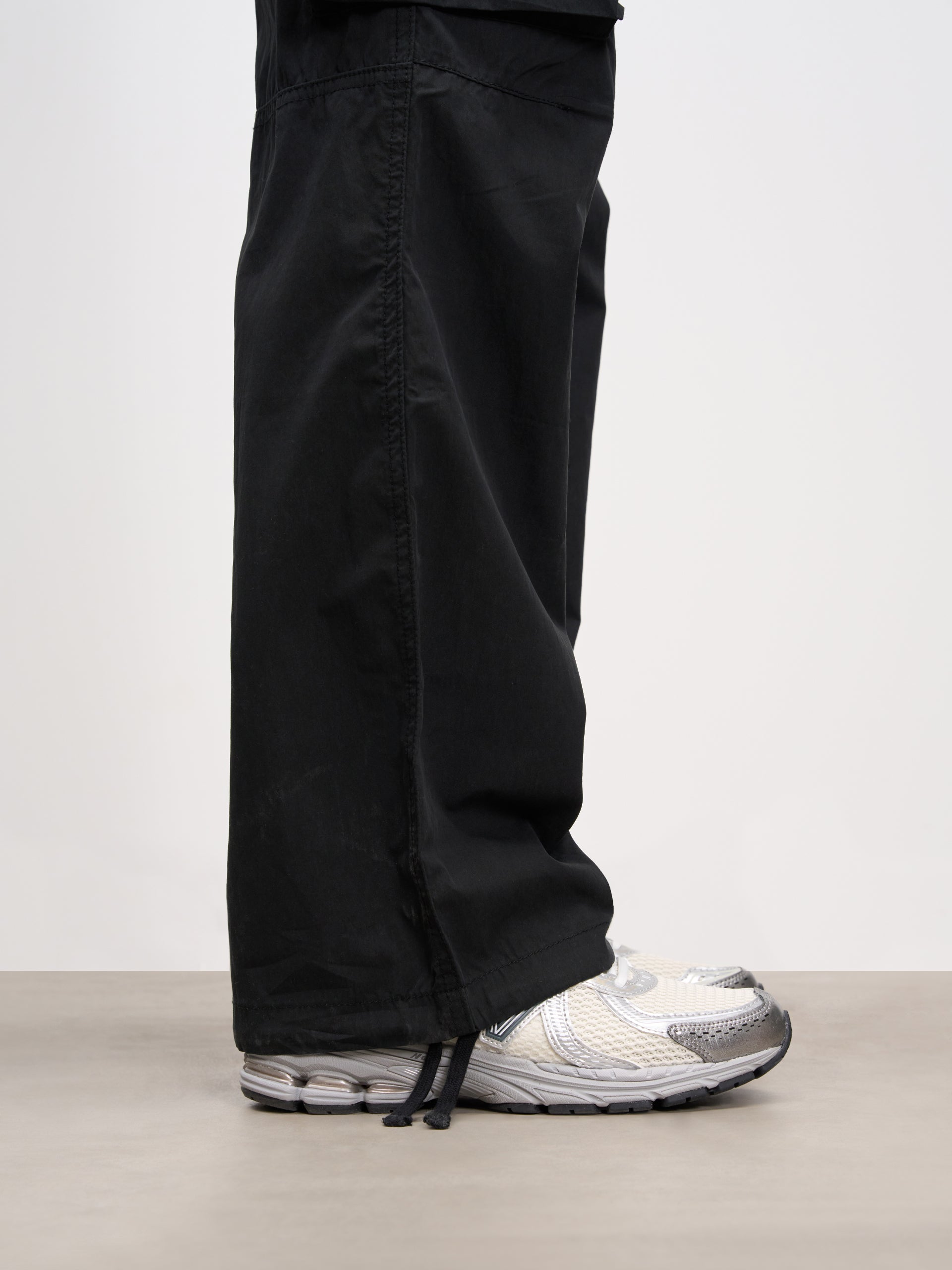 Womens Parachute Cargo Pant in Black