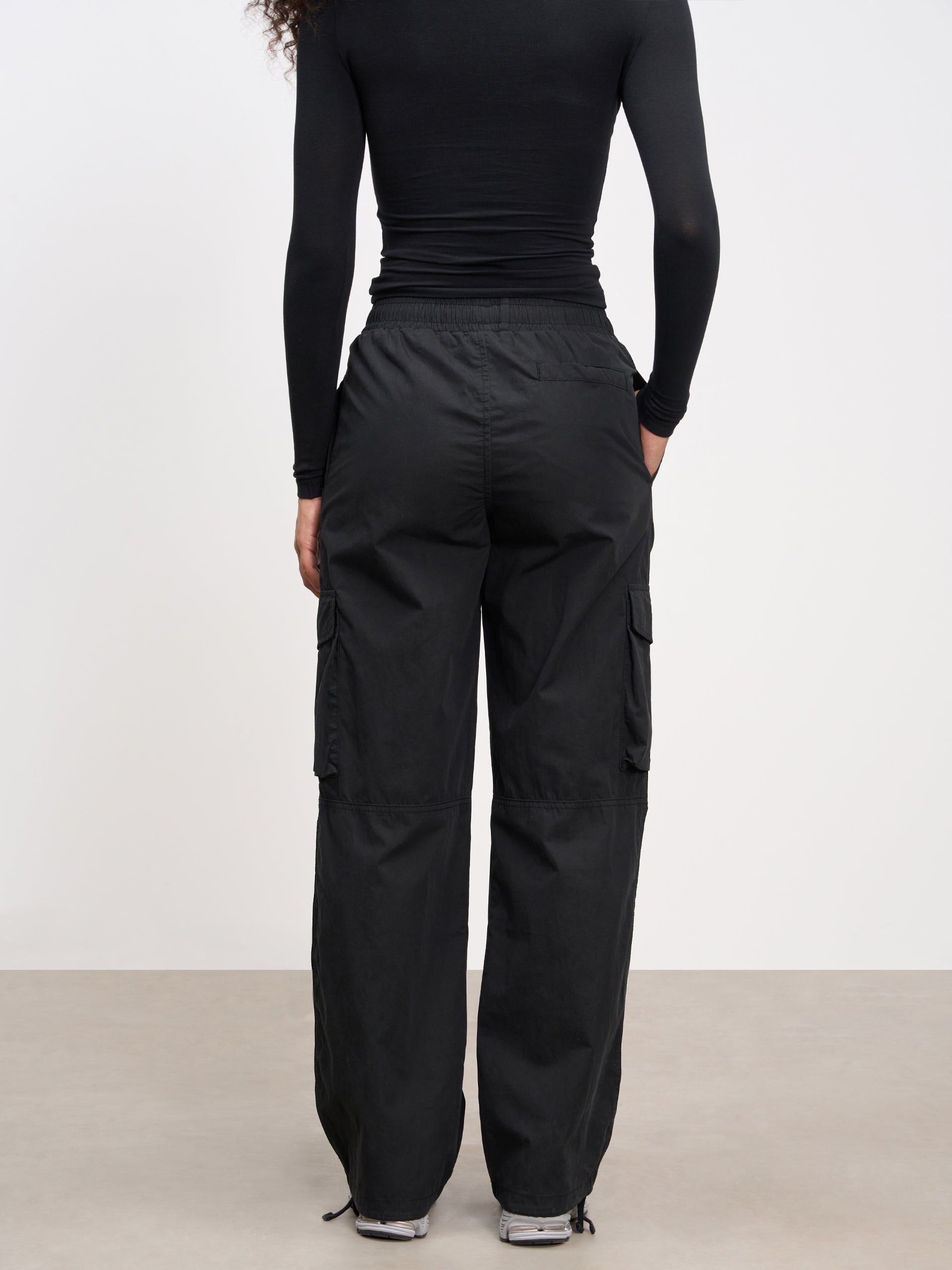 Womens Parachute Cargo Pant in Black